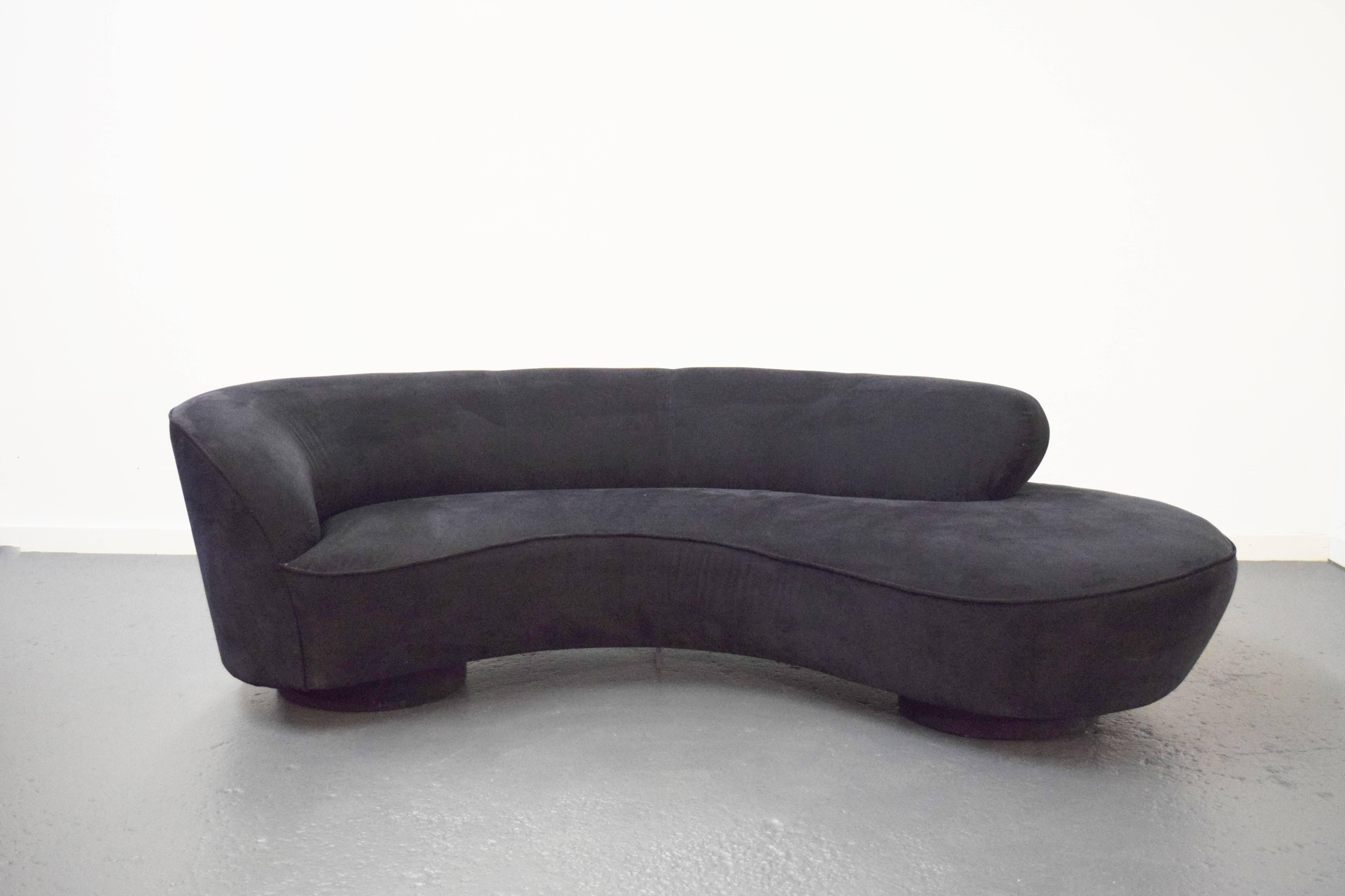Vladimir Kagan Serpentine sofa for Directional. Sofa has center Lucite support and retains Directional labels.