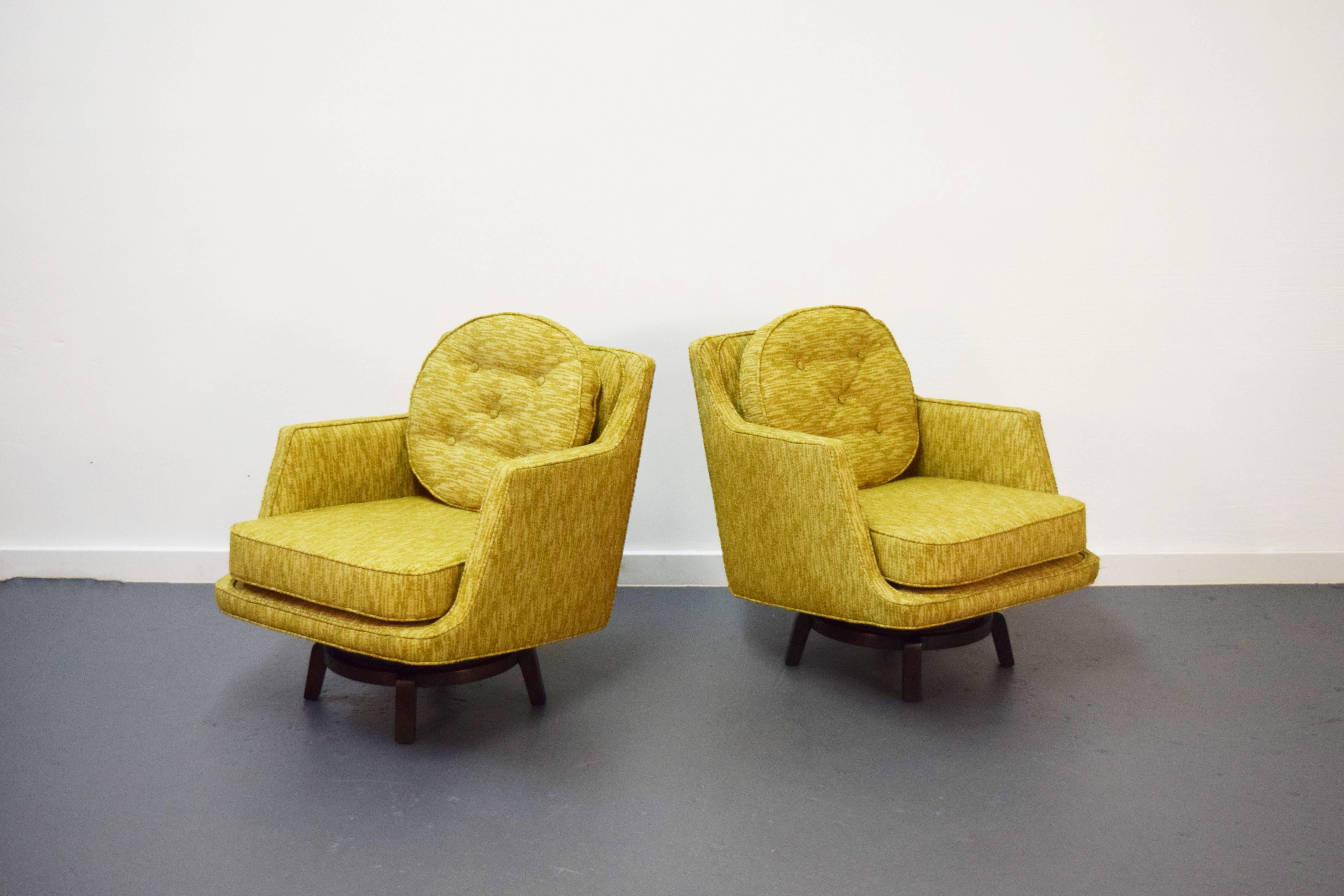 Mid-Century Modern Pair of Edward Wormley Swivel Lounge Chairs for Dunbar