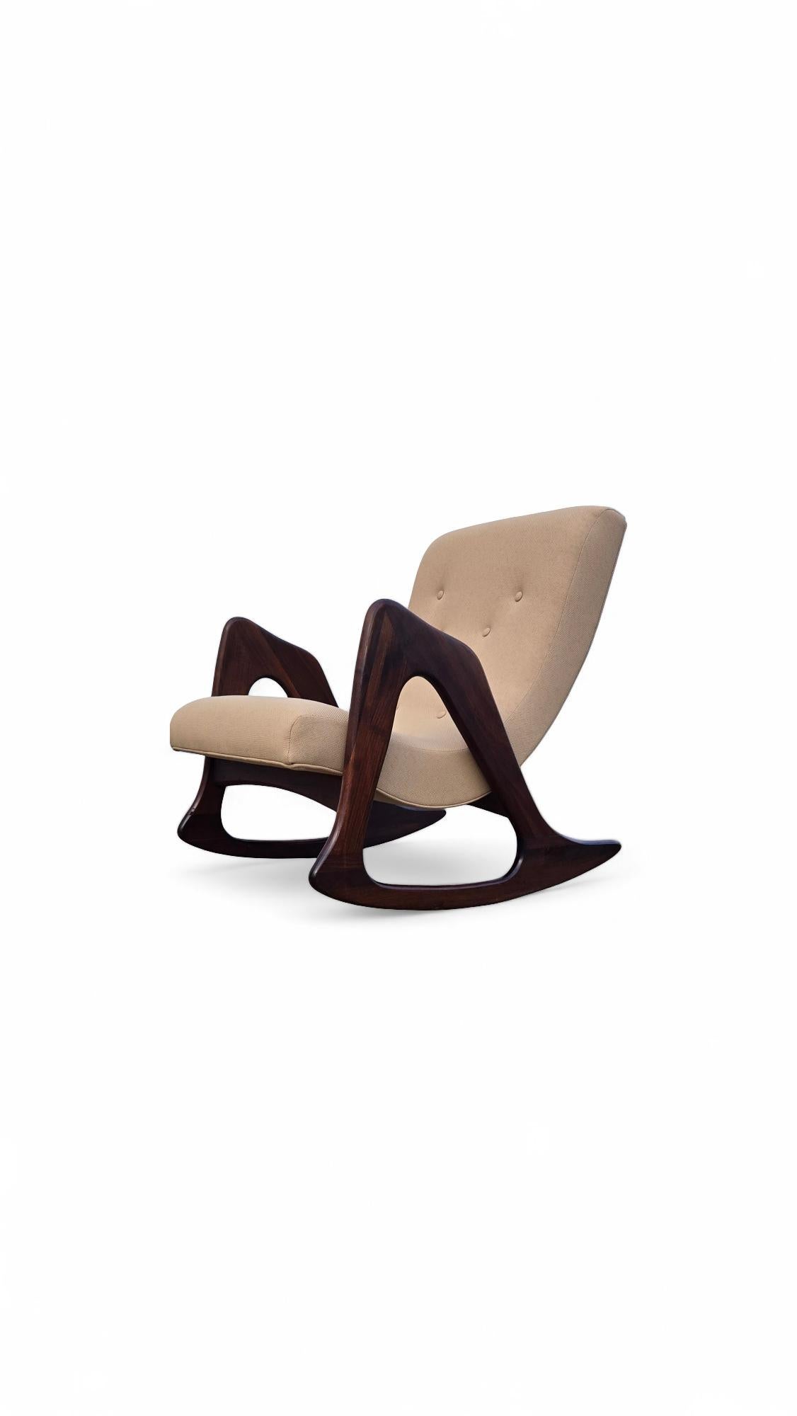 Américain Fauteuil à bascule Adrian Pearsall pour Craft Associates en vente
