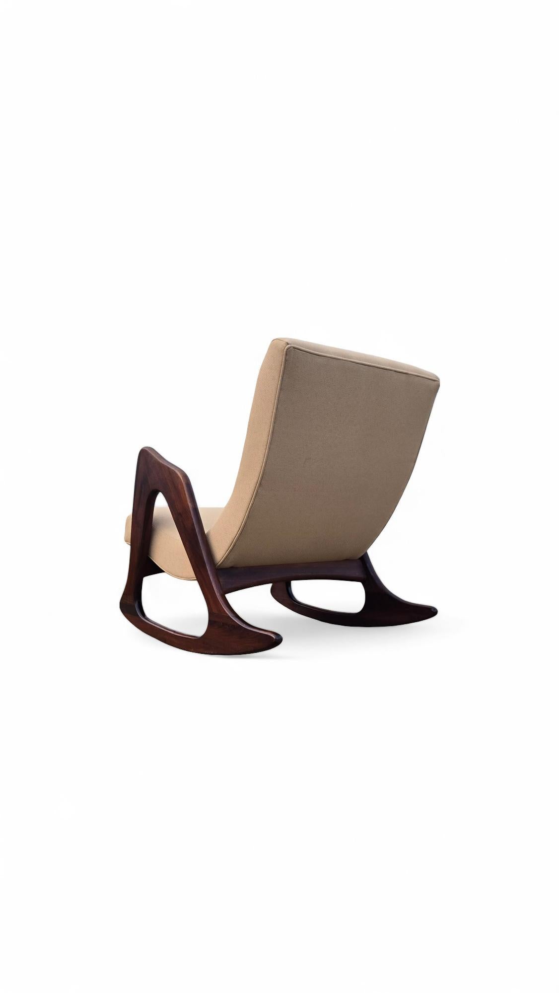 Tissu d'ameublement Fauteuil à bascule Adrian Pearsall pour Craft Associates en vente