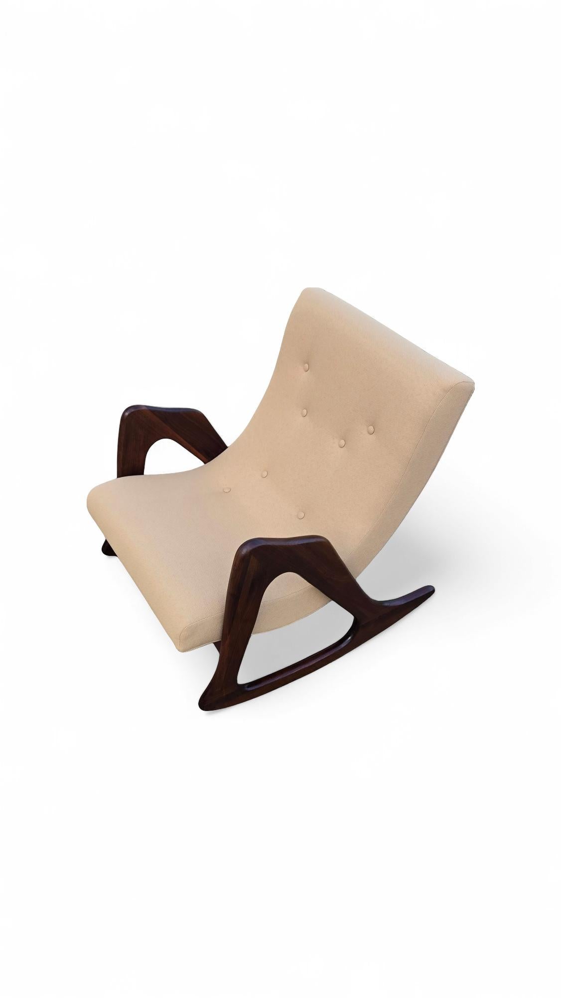 20ième siècle Fauteuil à bascule Adrian Pearsall pour Craft Associates en vente