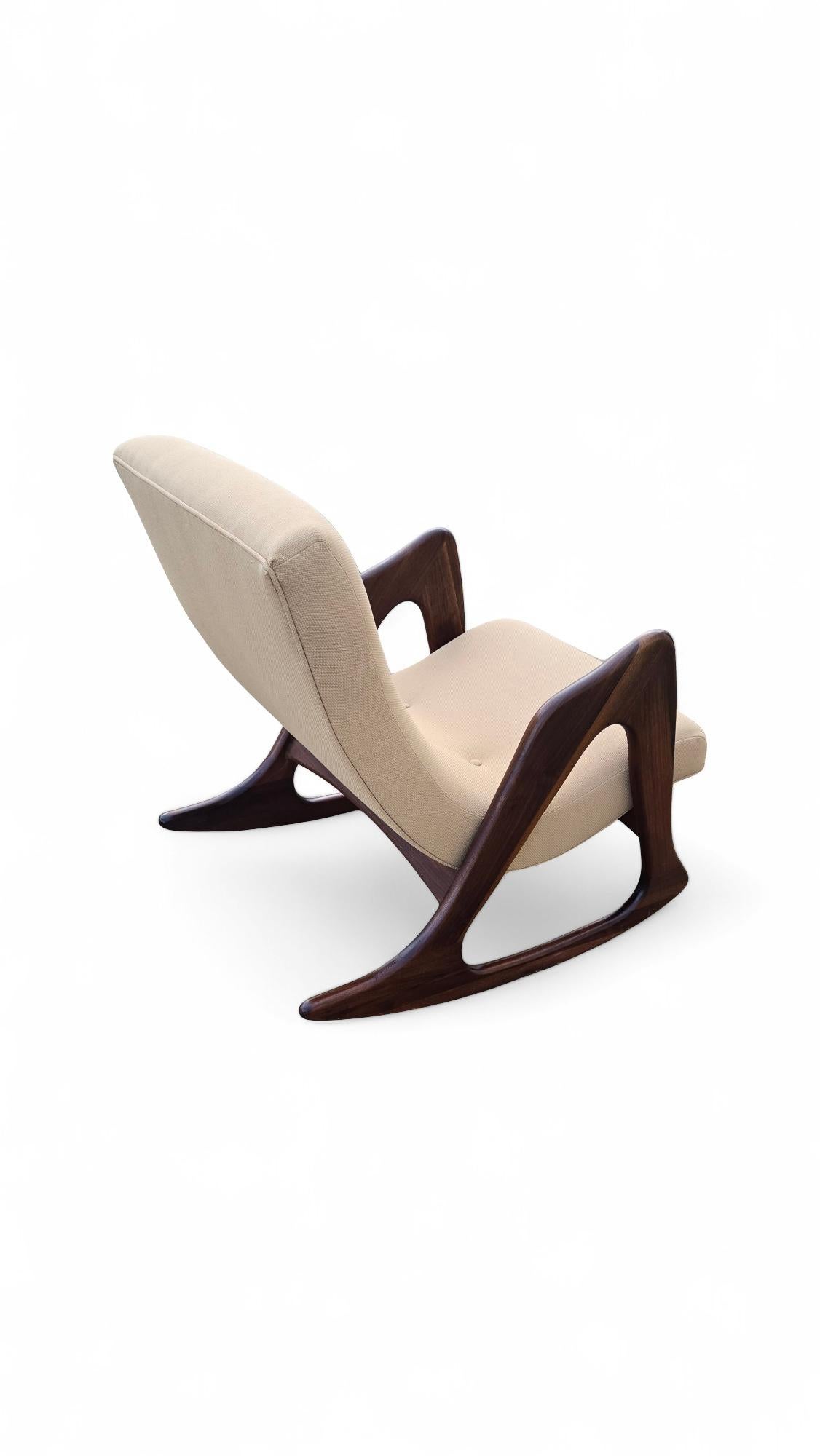 Fauteuil à bascule Adrian Pearsall pour Craft Associates en vente 3