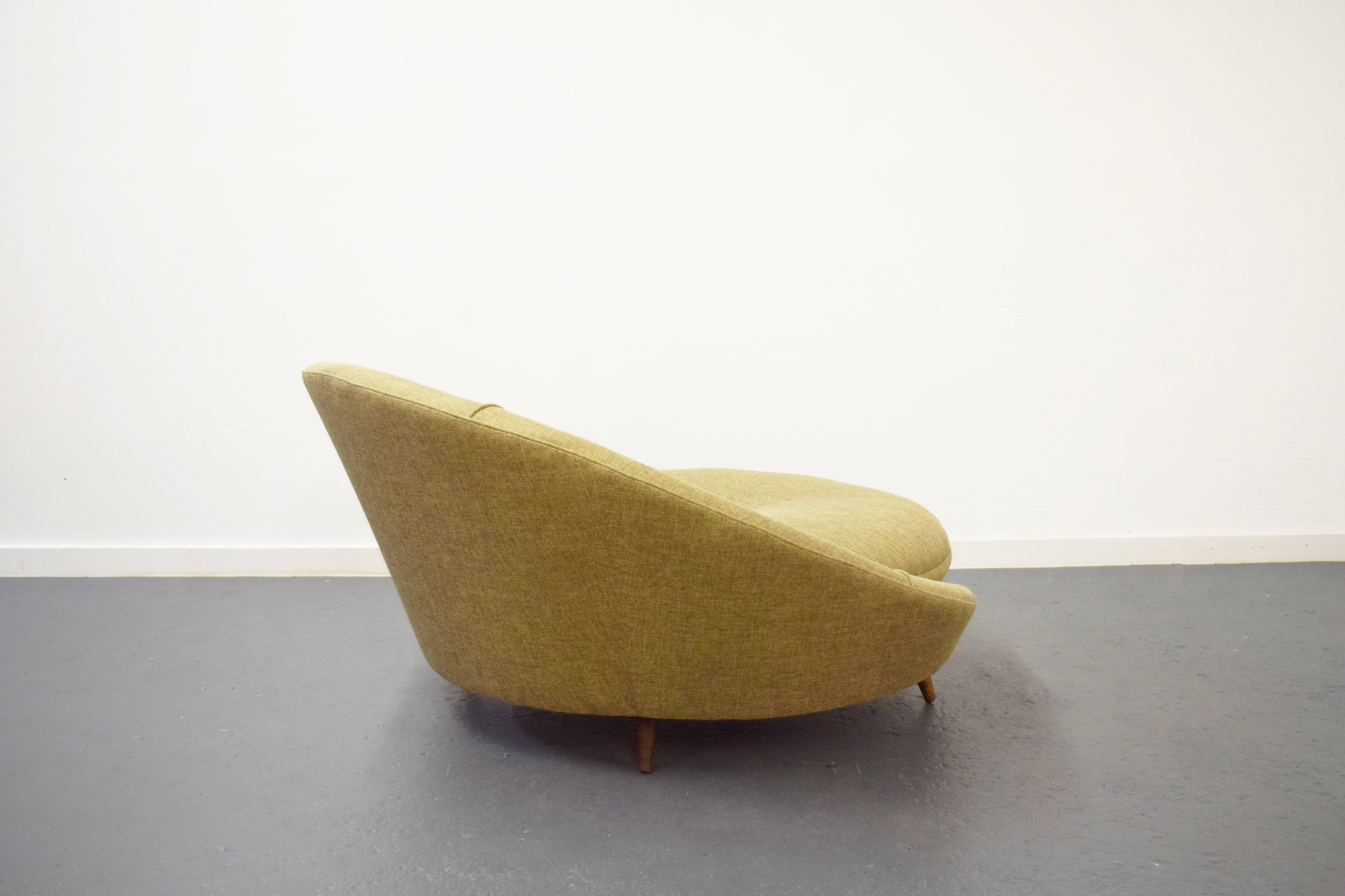 round club chair