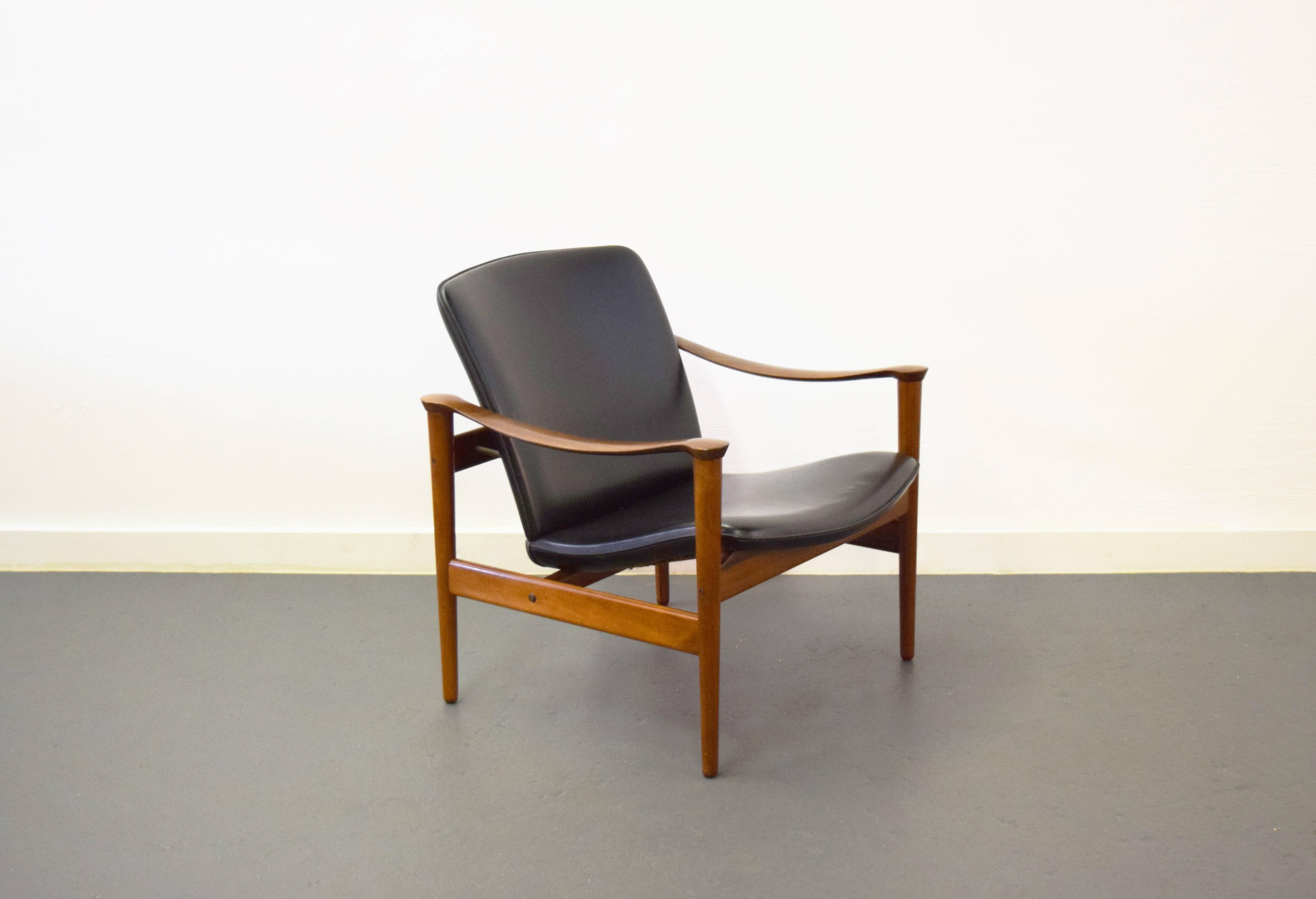 Mid-Century Modern Fredrik A. Kayser Rosewood Lounge Chair For Sale