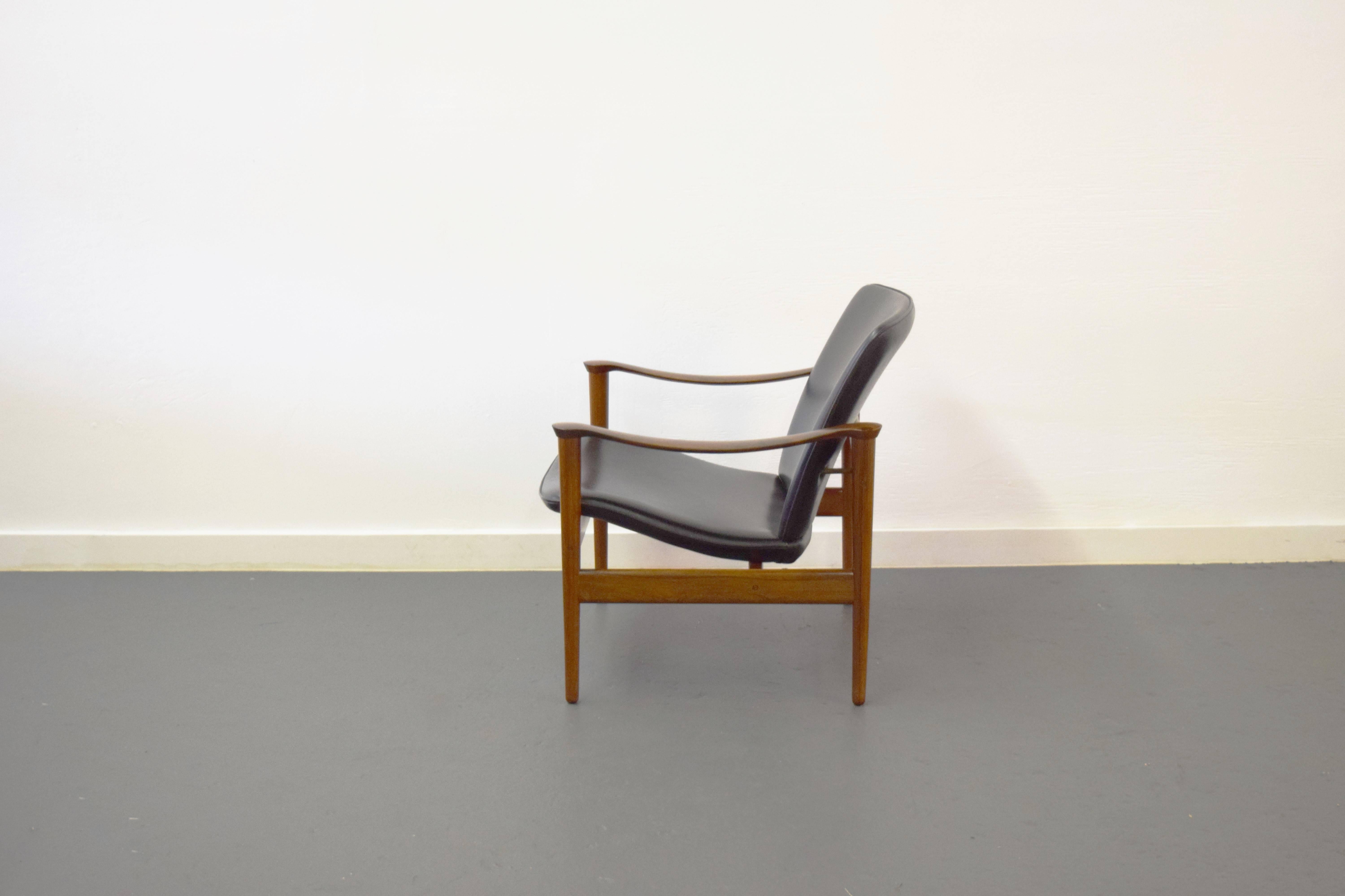 20th Century Fredrik A. Kayser Rosewood Lounge Chair For Sale