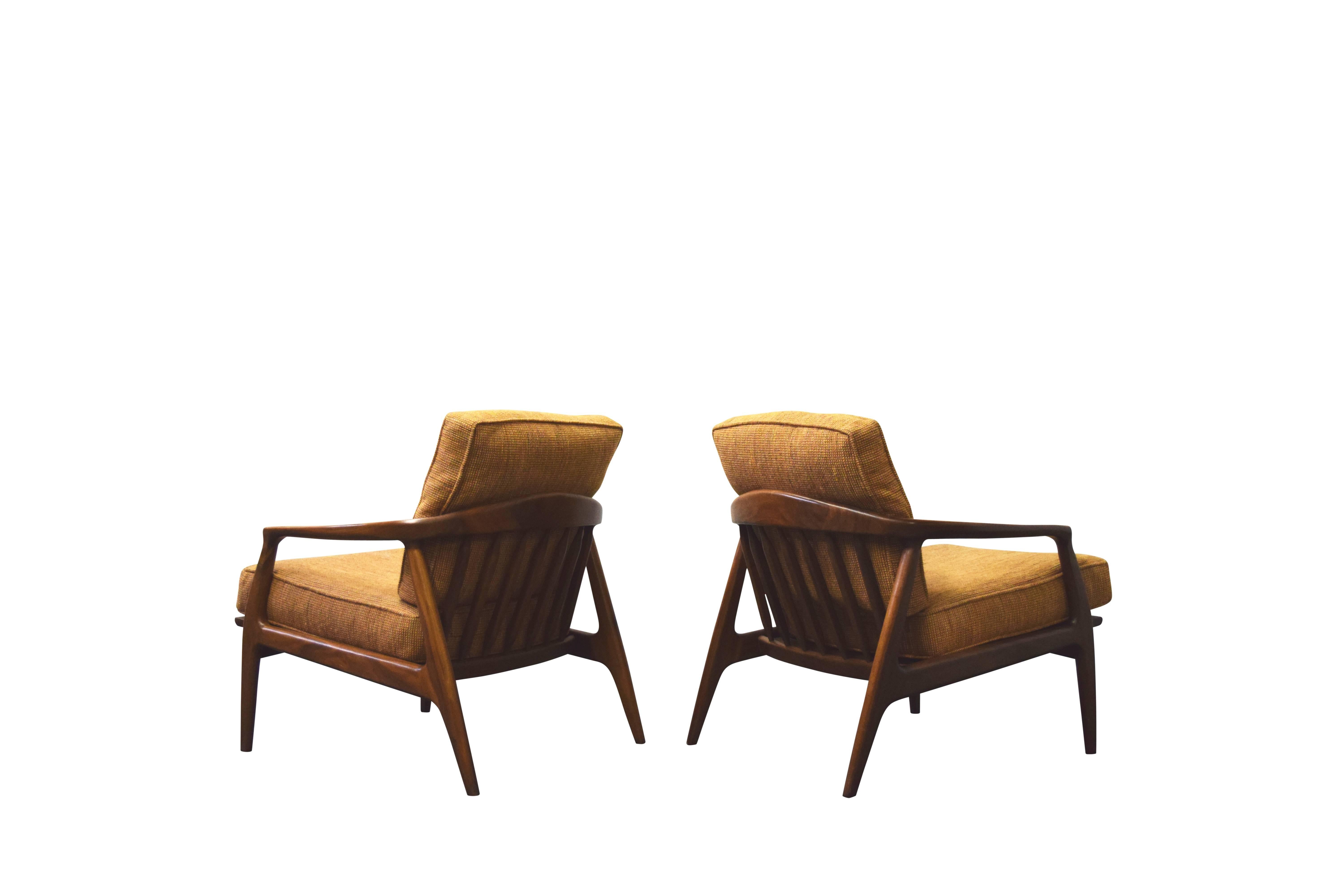 Milo Baughman for Thayer Coggin Walnut Lounge Chairs 3