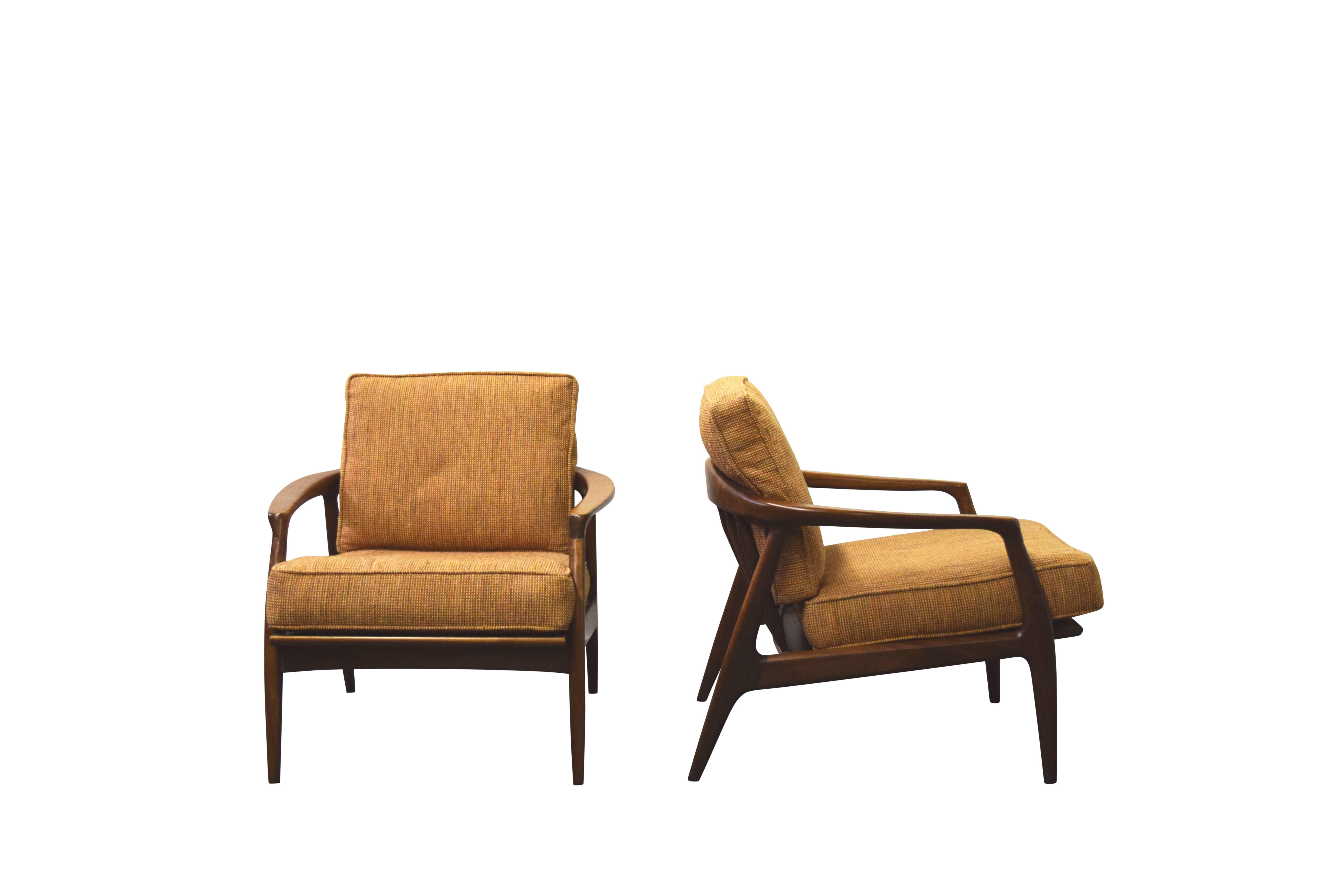 Milo Baughman for Thayer Coggin Walnut Lounge Chairs 4