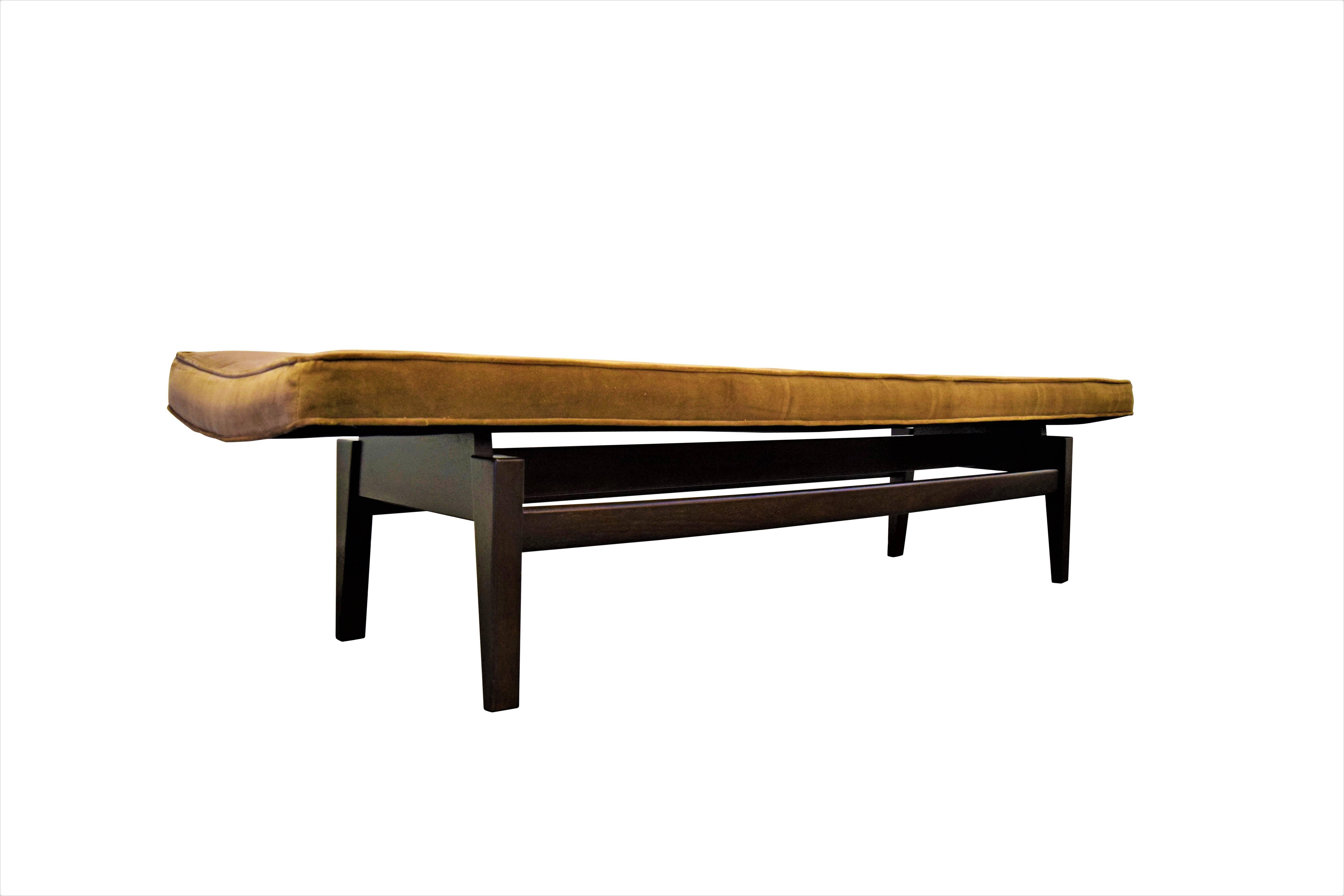 risom bench