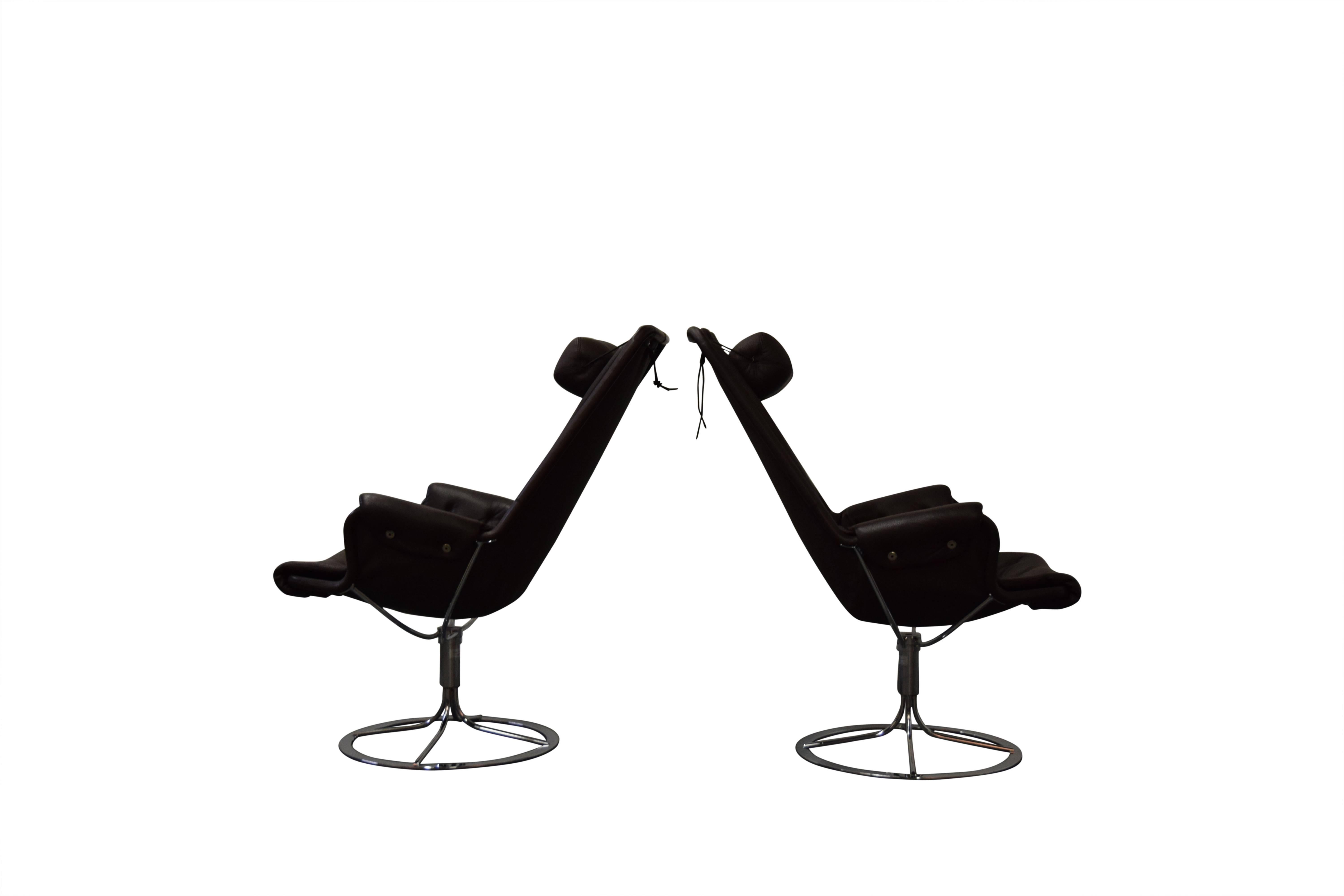 Swedish Pair of Bruno Mathsson for DUX Jetson Lounge Chairs