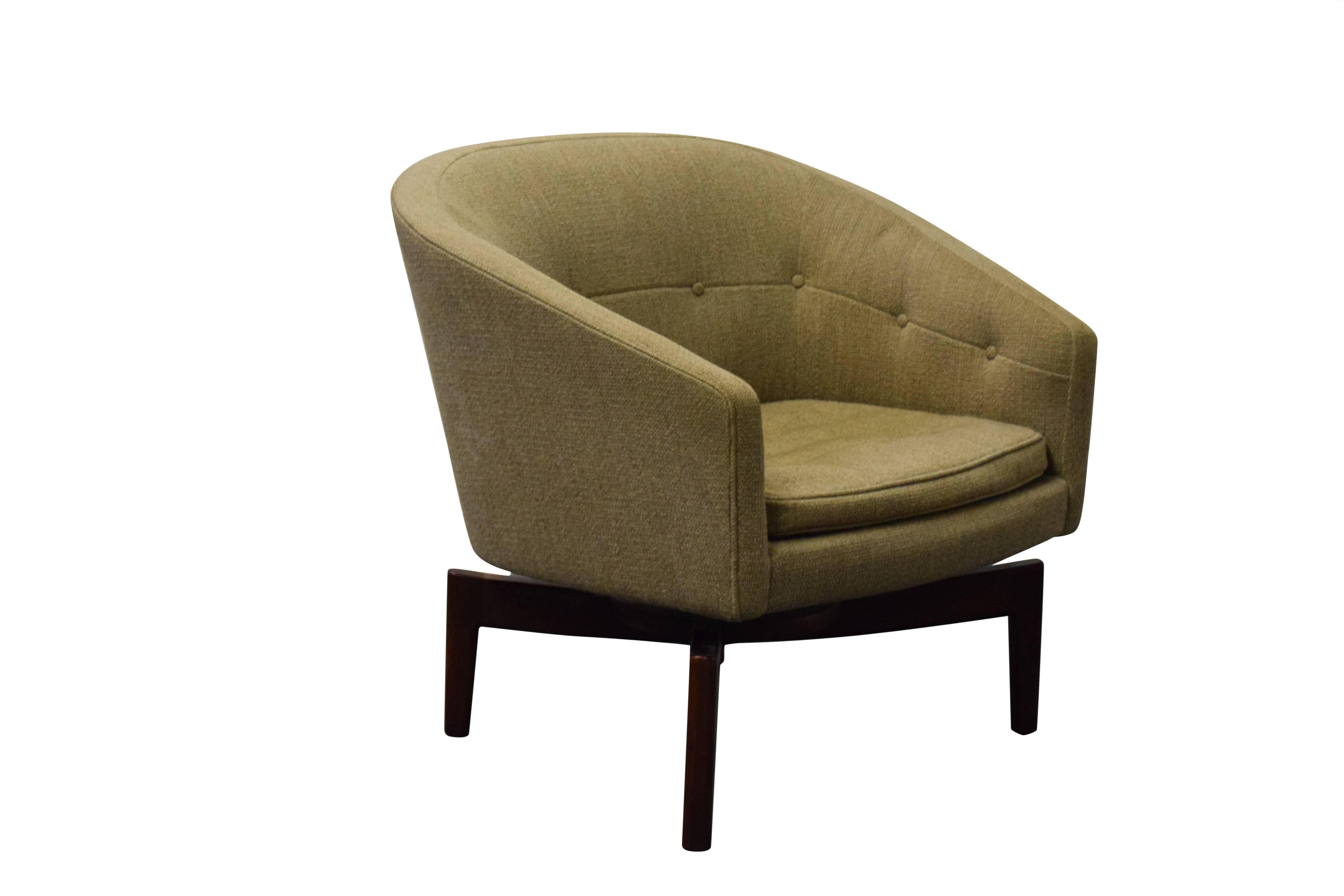 Mid-Century Modern Jens Risom Walnut Swivel Chair