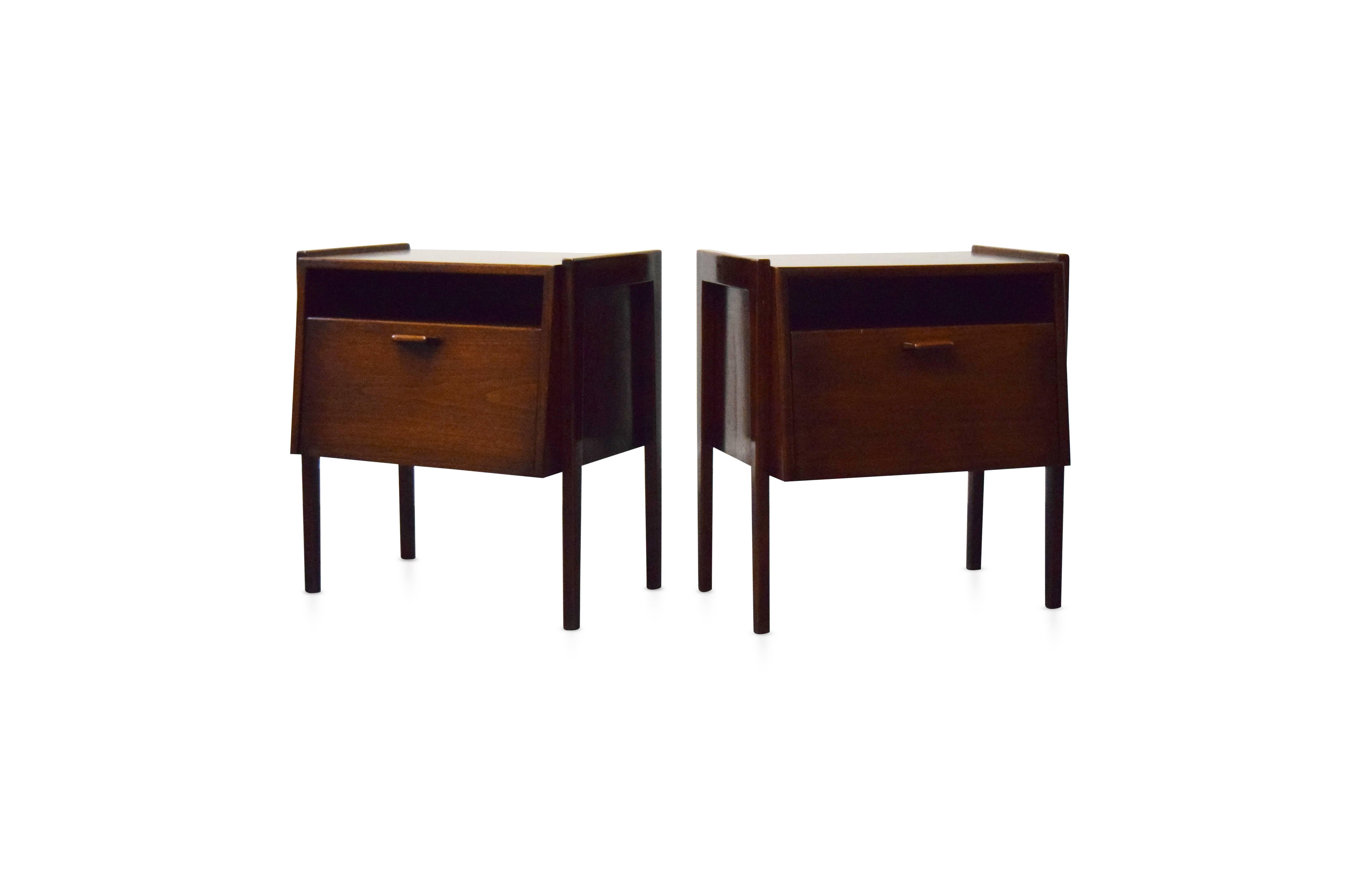 20th Century Pair of Jens Risom Nightstands or End Tables