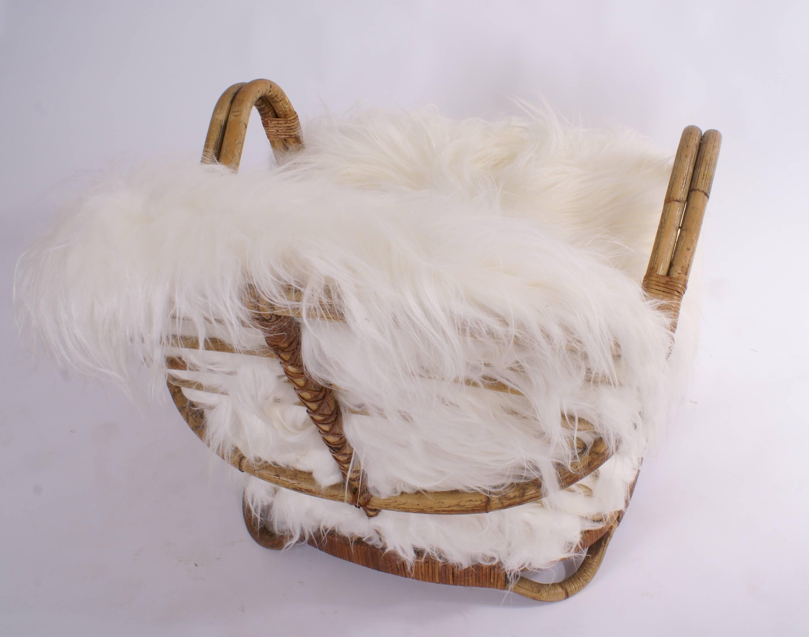 Arne Jacobsen Wicker Chair in Sheepskin In Excellent Condition In Copenhagen, DK