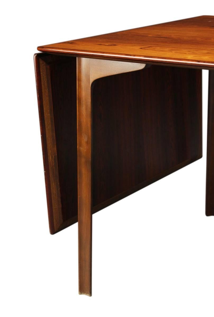 Scandinavian Modern Arne Jacobsen 'Grand Prix' Dining Table in Brazilian Rosewood For Sale