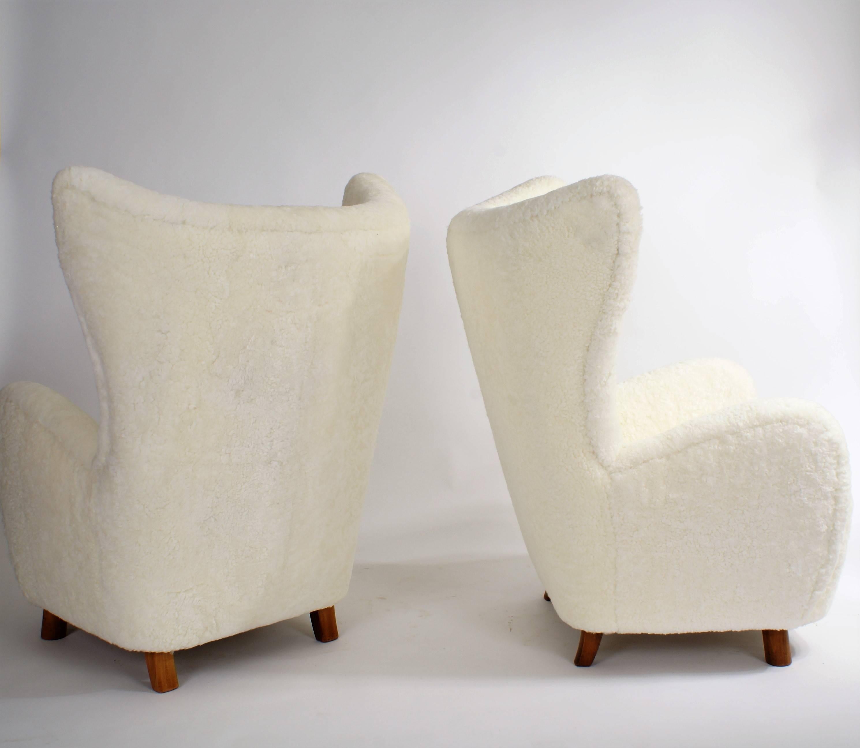 Scandinavian Modern Mogens Lassen Pair of 1940s 'Wing' Easy Chairs in Sheepskin For Sale
