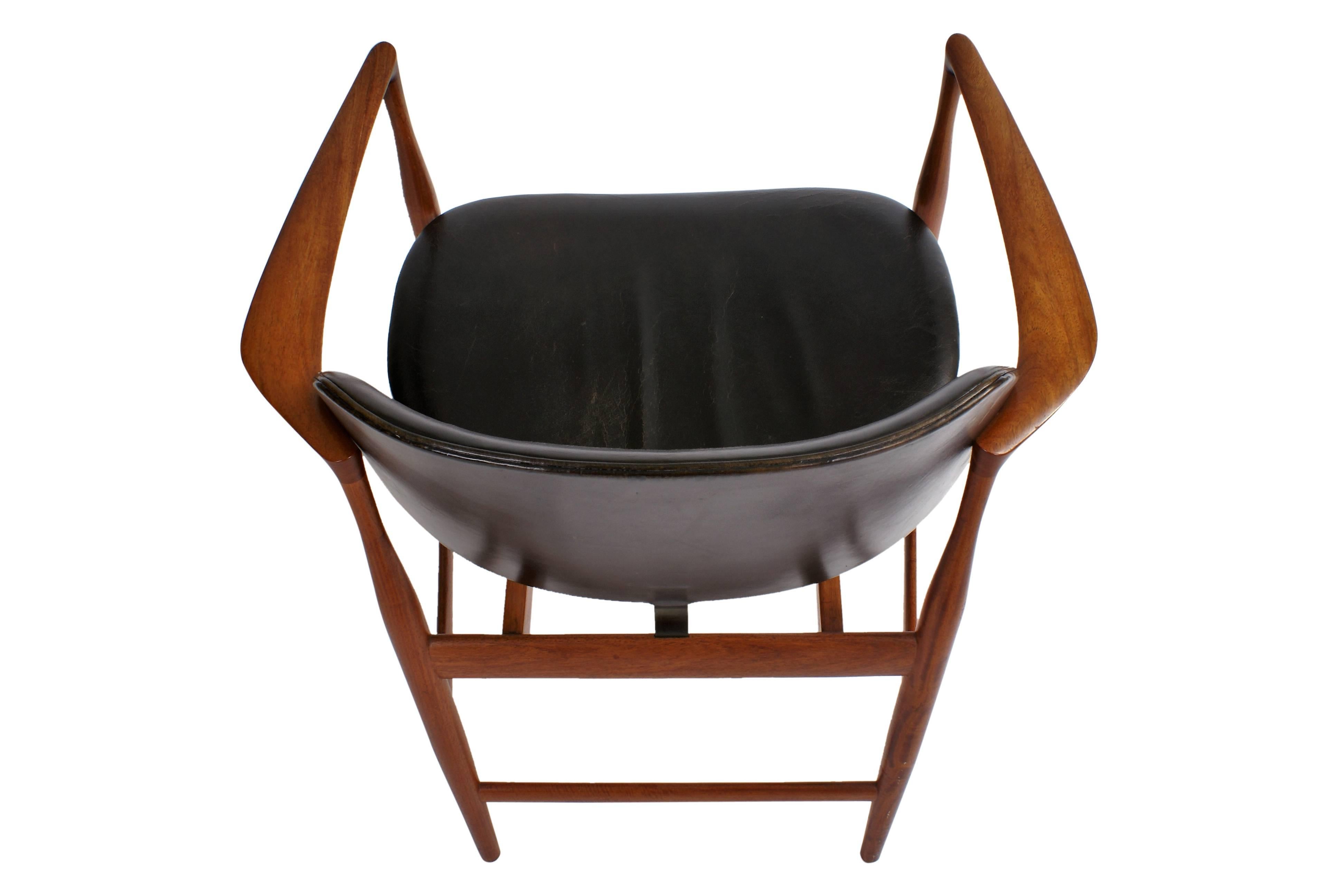 Ib Kofod-Larsen Rare 'Elizabeth' Armchair in Cuban Mahogany and Black Leather For Sale 3
