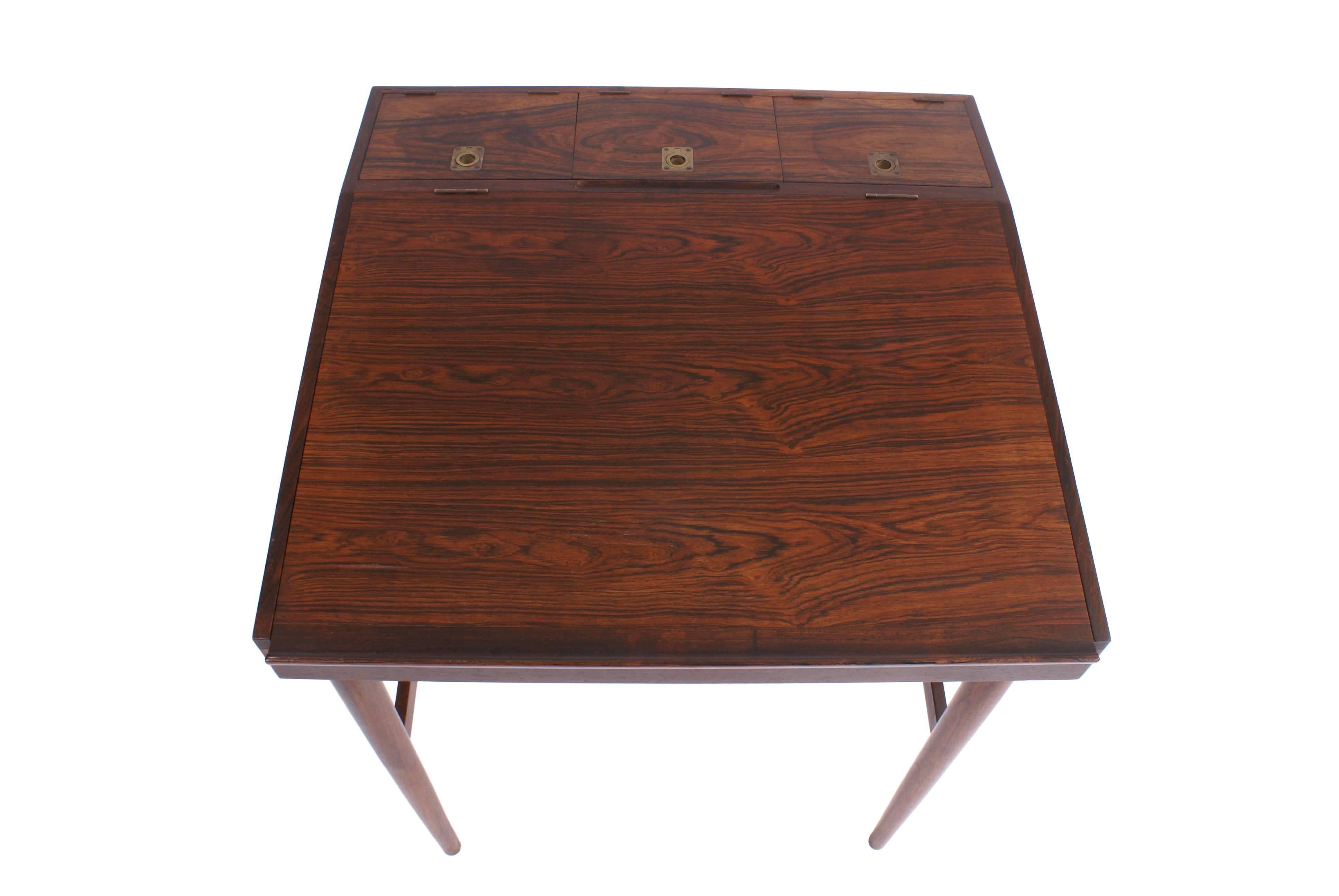 Finn Juhl NV-40 Desk for Niels Vodder in Rosewood, 1940 For Sale 3