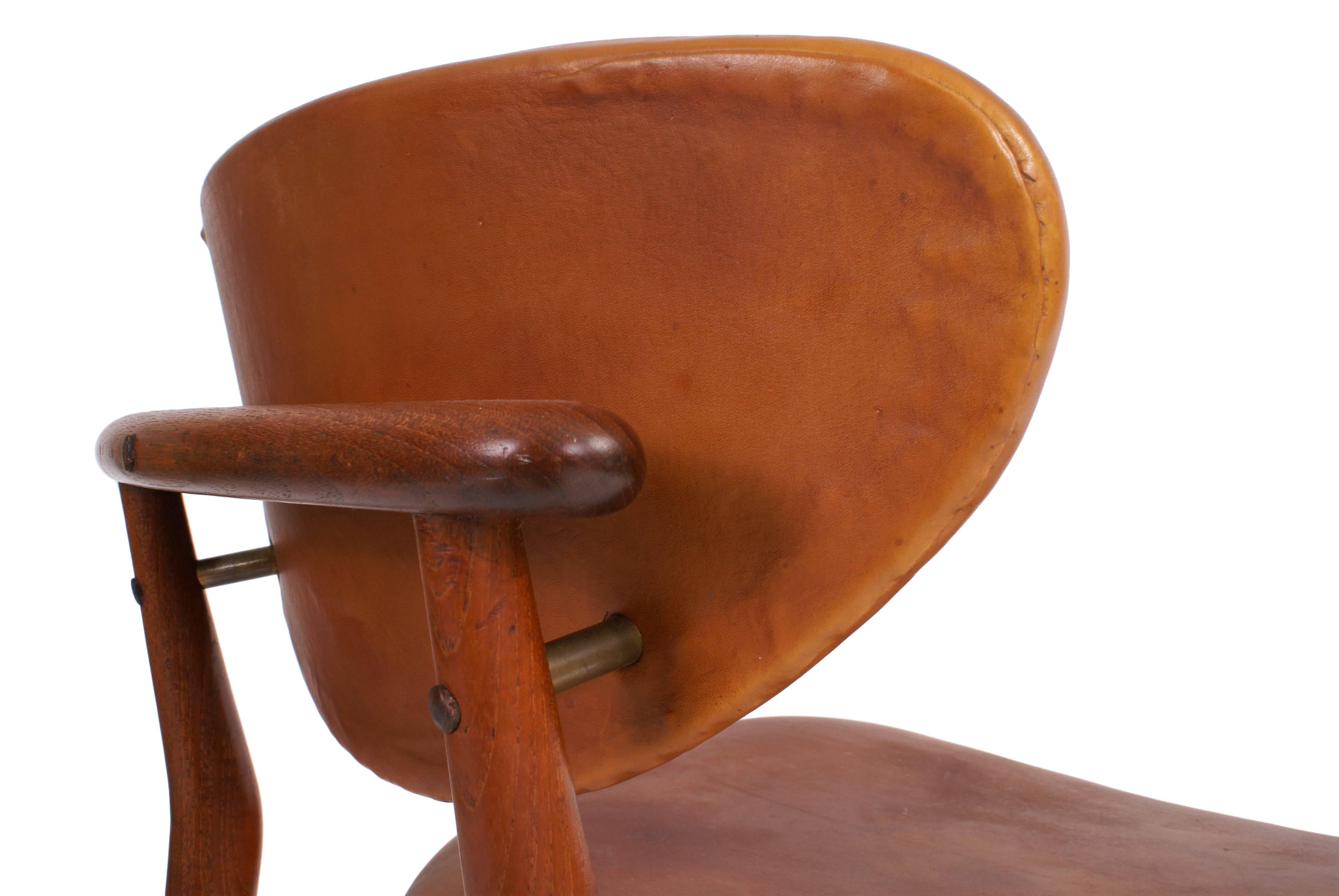 Scandinavian Modern Finn Juhl NV55 Chair for Niels Vodder in Teak and Natural Leather, 1955