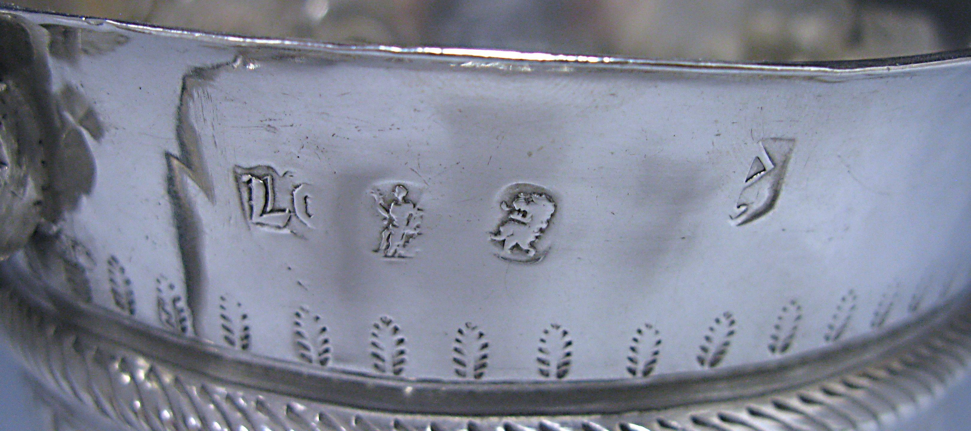 Great Britain (UK) Queen Anne Britannia Silver Porringer For Sale