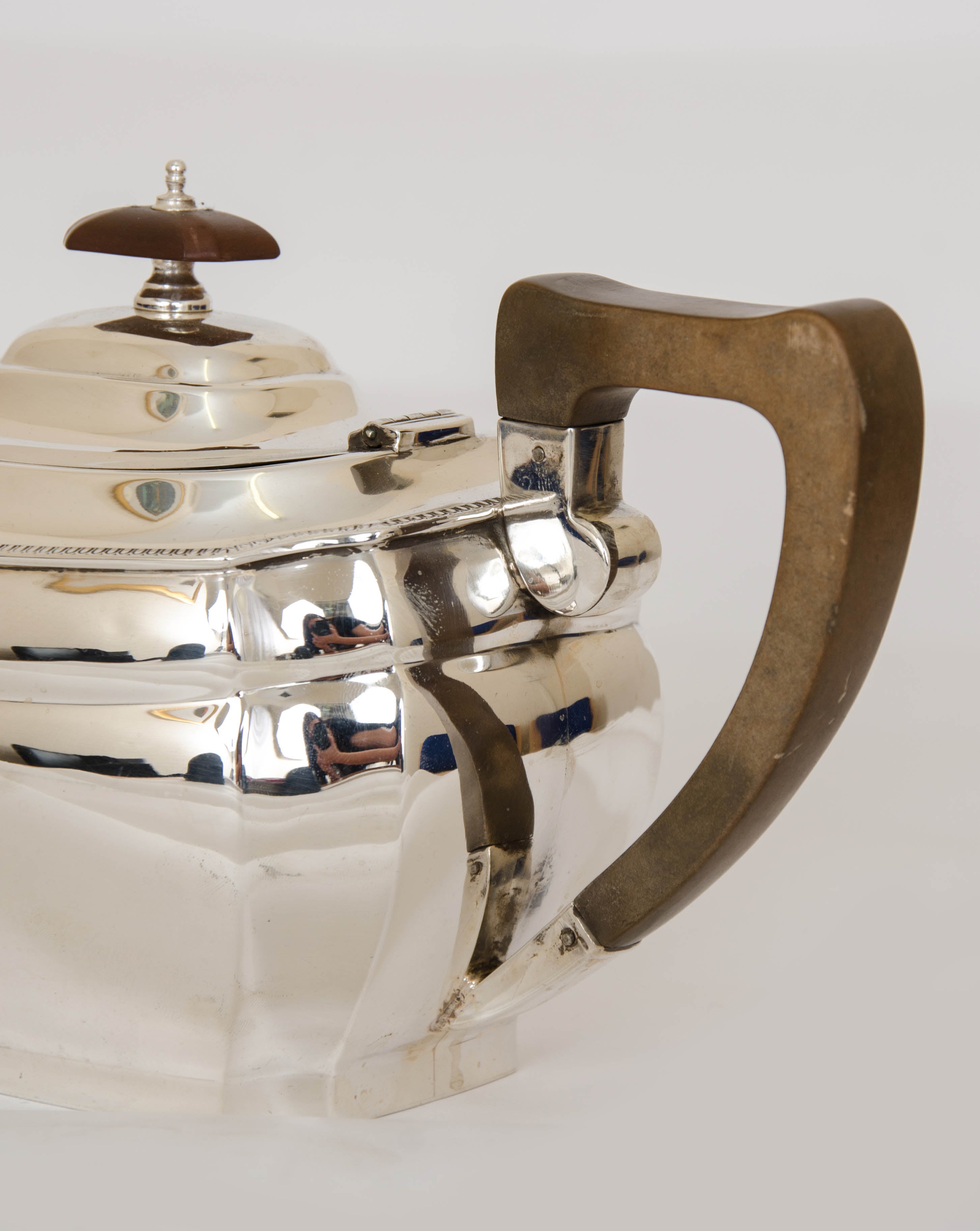 Great Britain (UK) Sterling Silver Tea Pot For Sale
