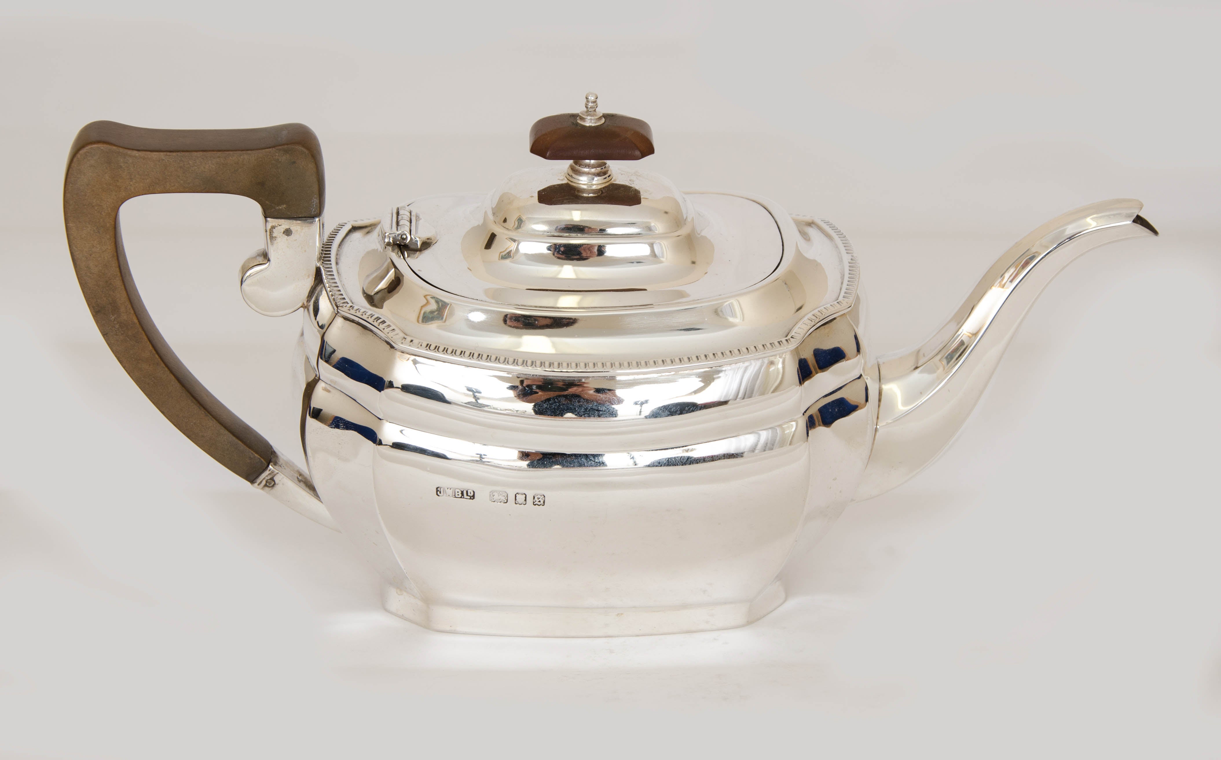 Sterling Silver Tea Pot For Sale 1