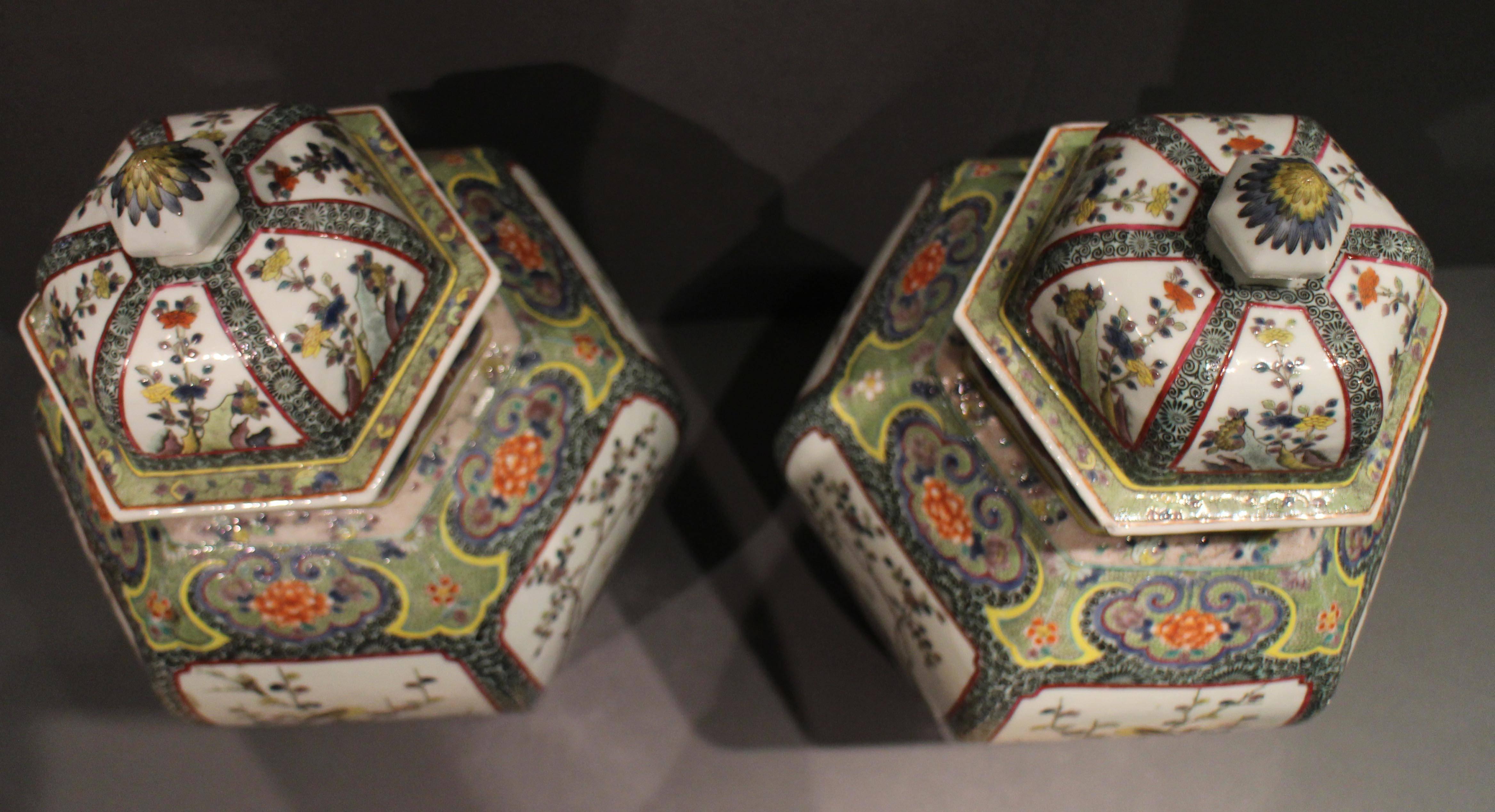 Pair of Striking Antique Chinese Famille Verte 'Green' Vases and Covers For Sale 2