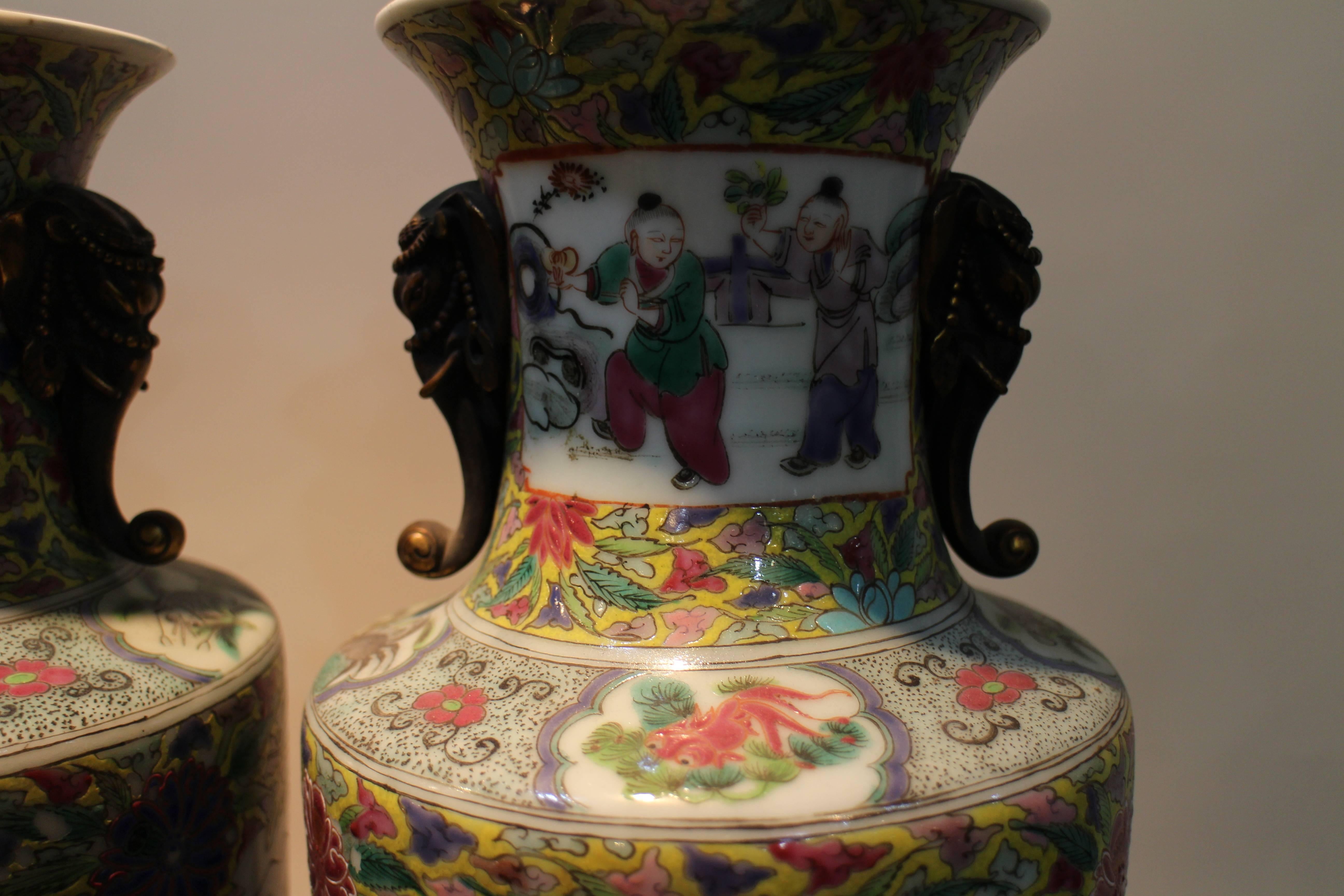 19th Century Pair of Antique Chinese Famille Verte Vases For Sale