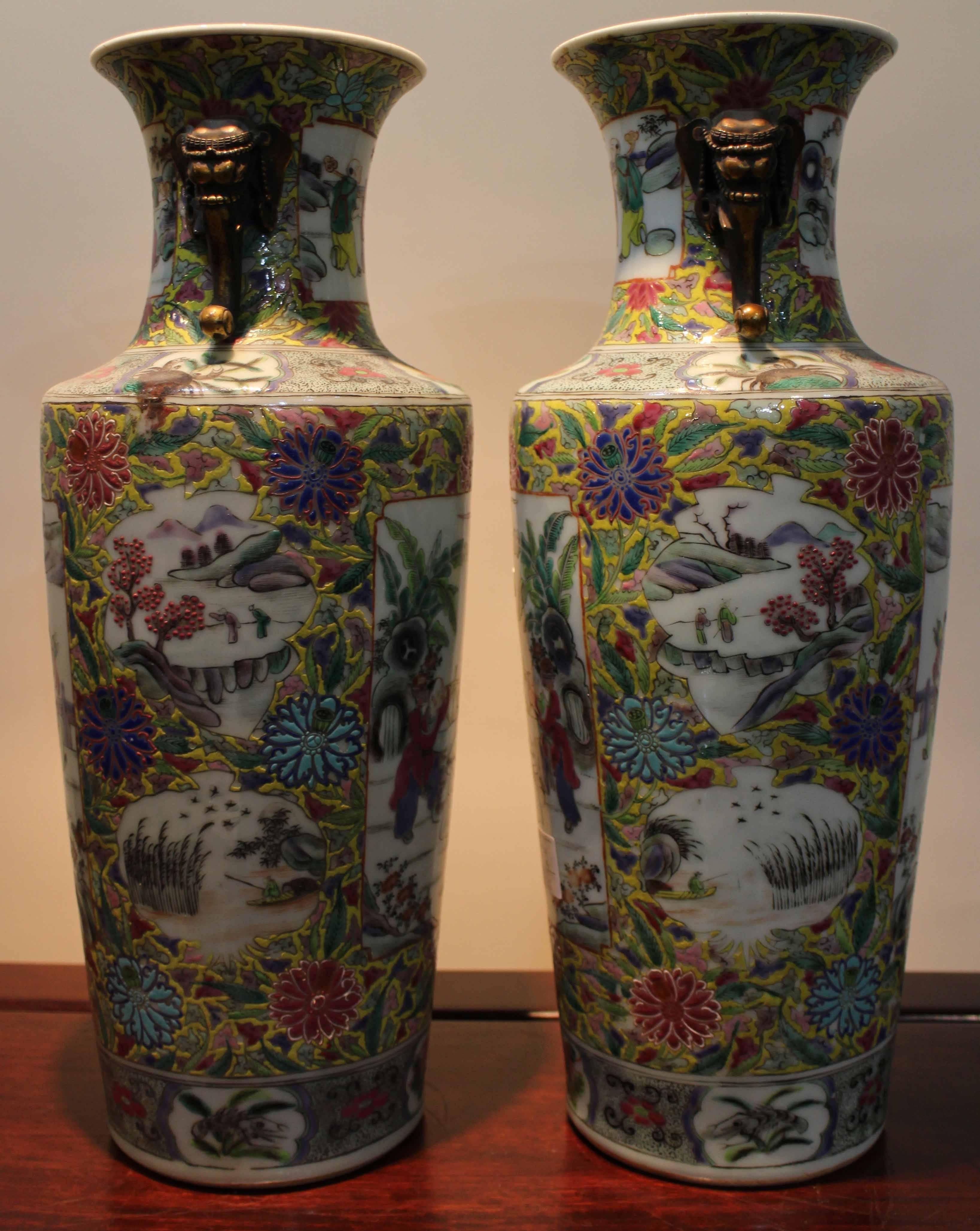 Pair of Antique Chinese Famille Verte Vases In Fair Condition For Sale In London, GB