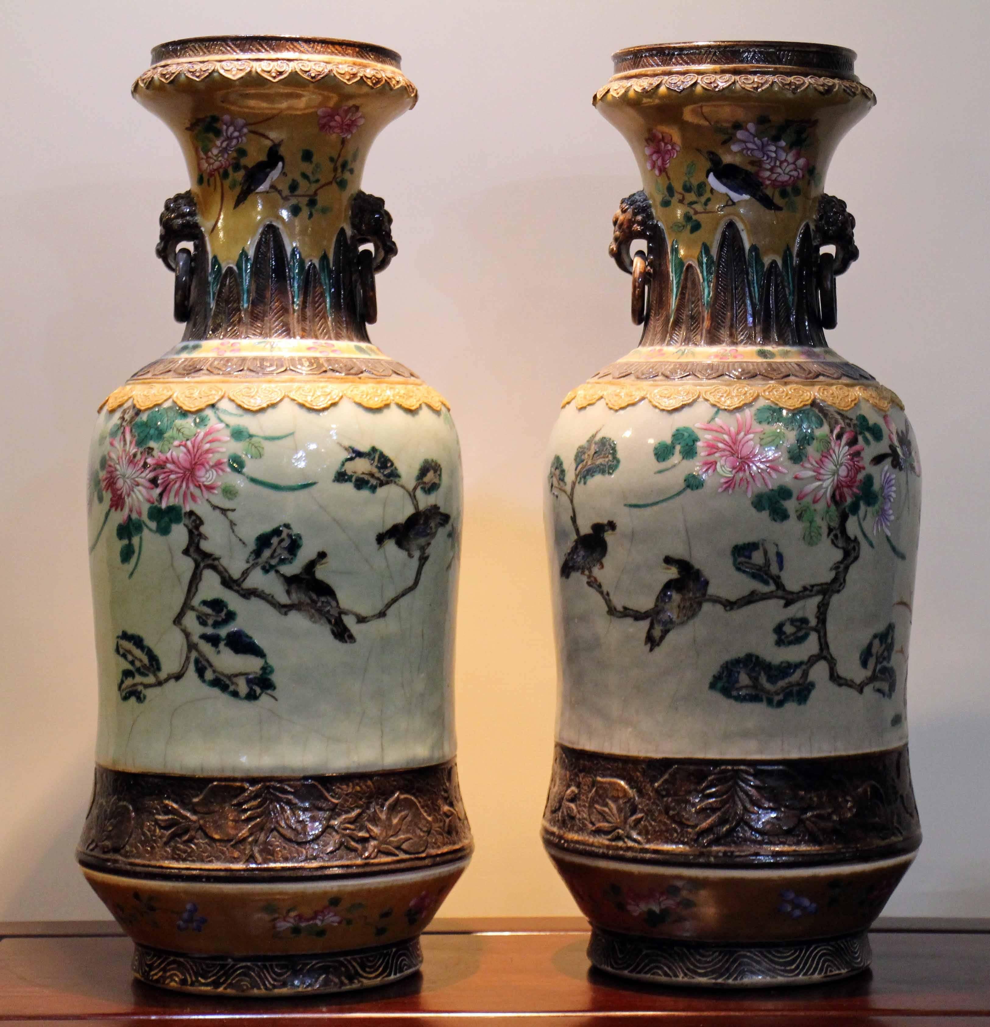 Pair of Antique Chinese Famille Rose Crackleware Vases In Good Condition For Sale In London, GB