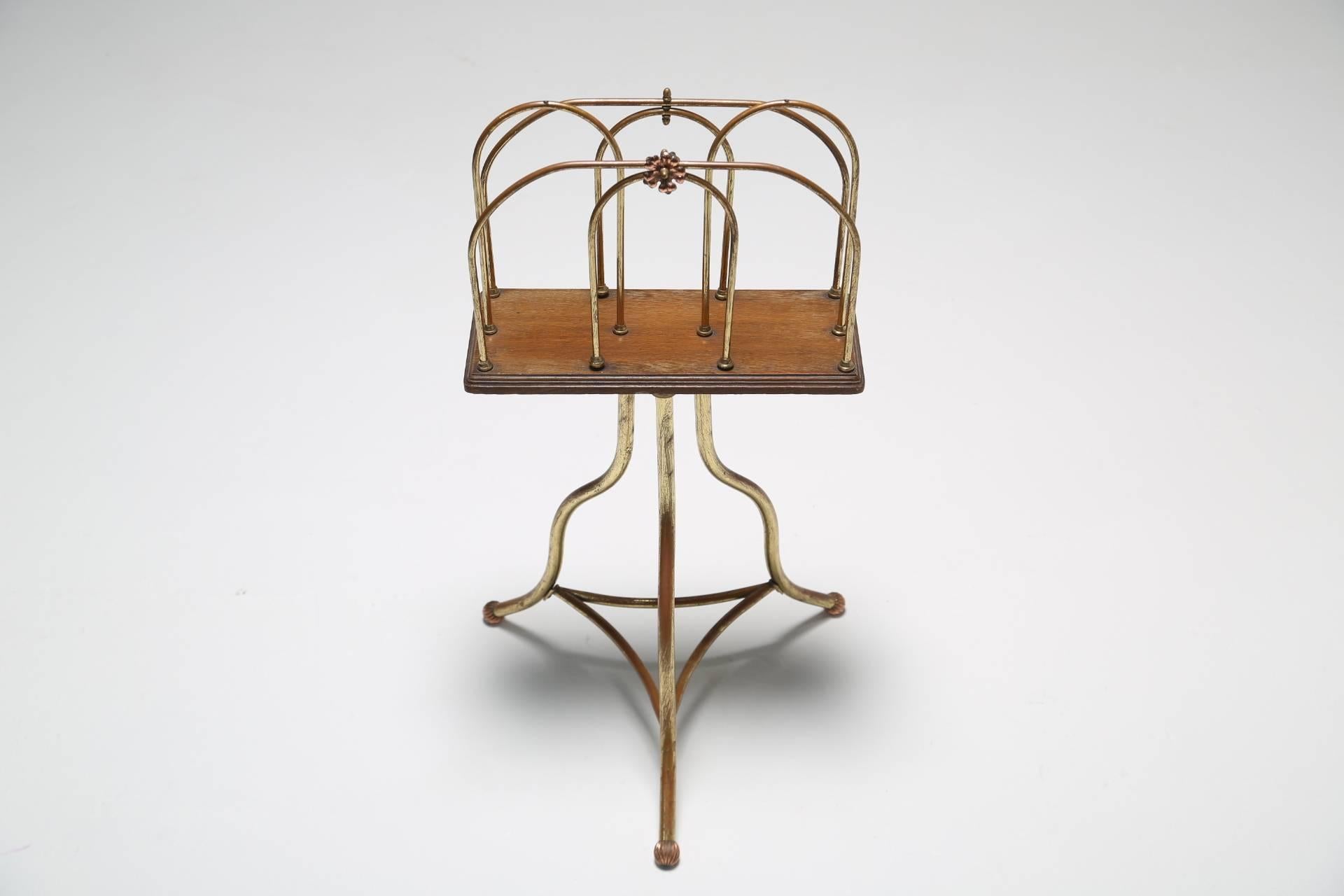 British Magazine Stand in Brass and Oak For Sale