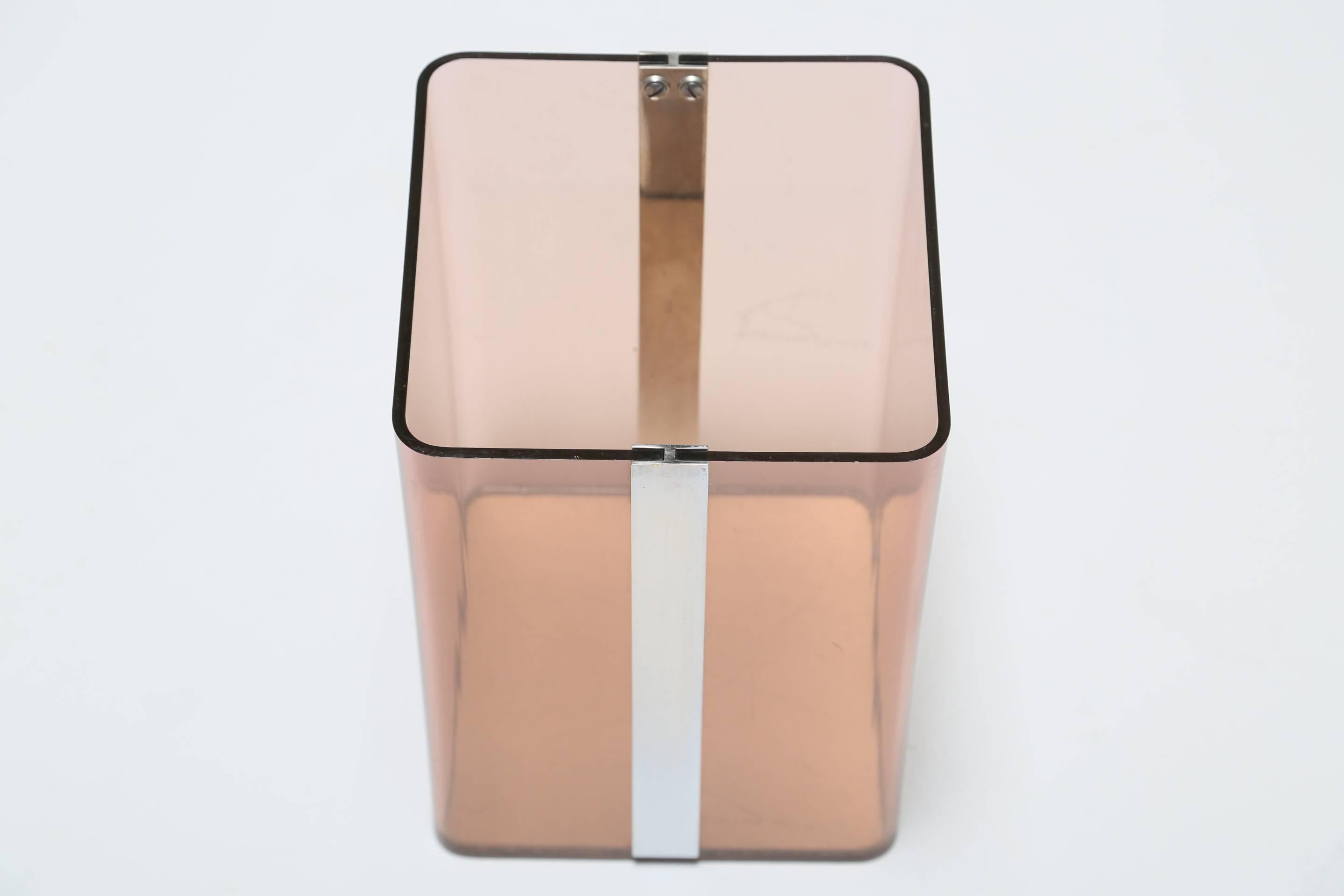 Lucite and chrome Mid-Century waste paper bin. Good quality and a good looking piece. Worldwide shipping included.
