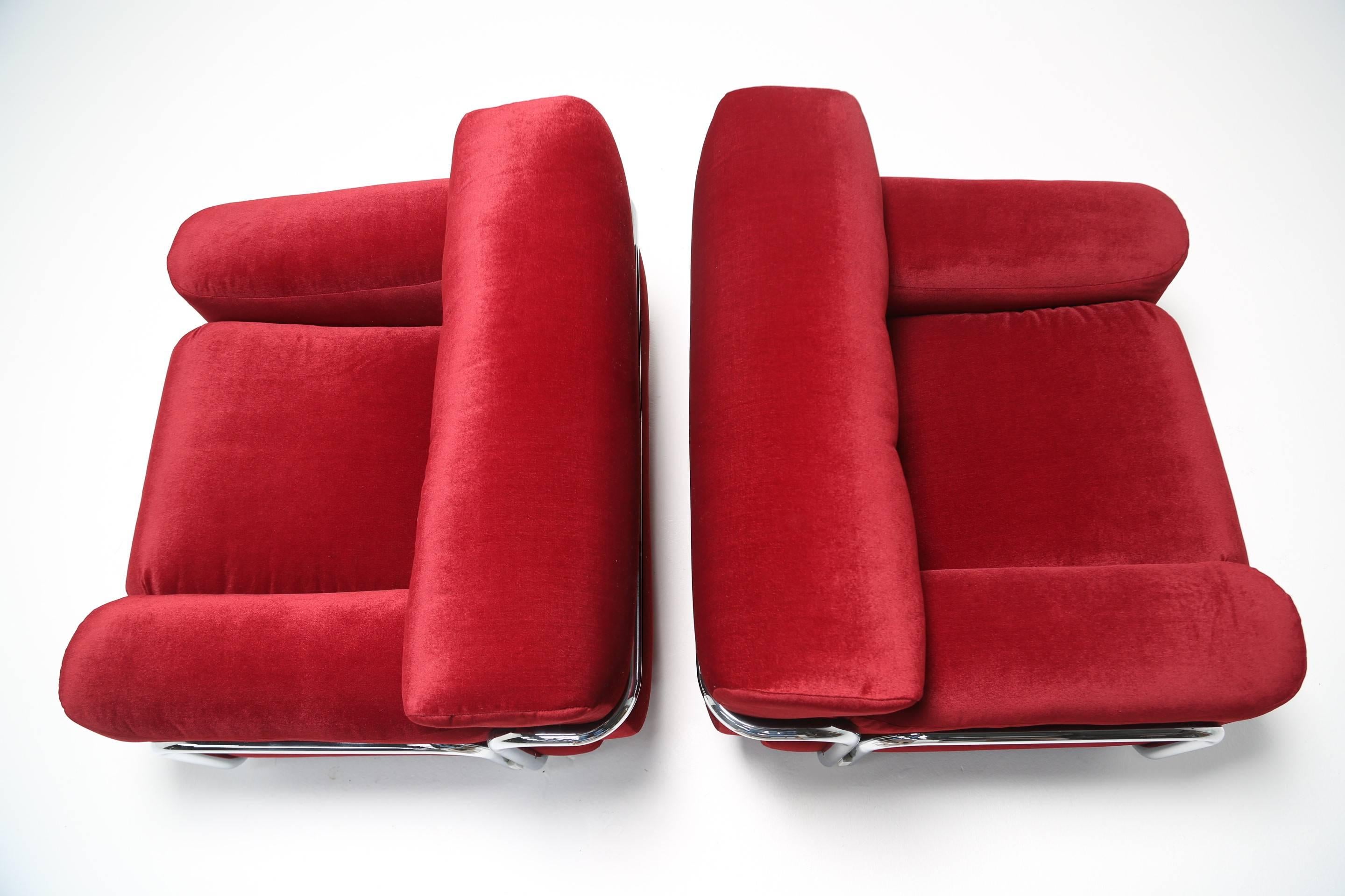 Mid-century Lounge Chairs with Chrome Frame For Sale 2