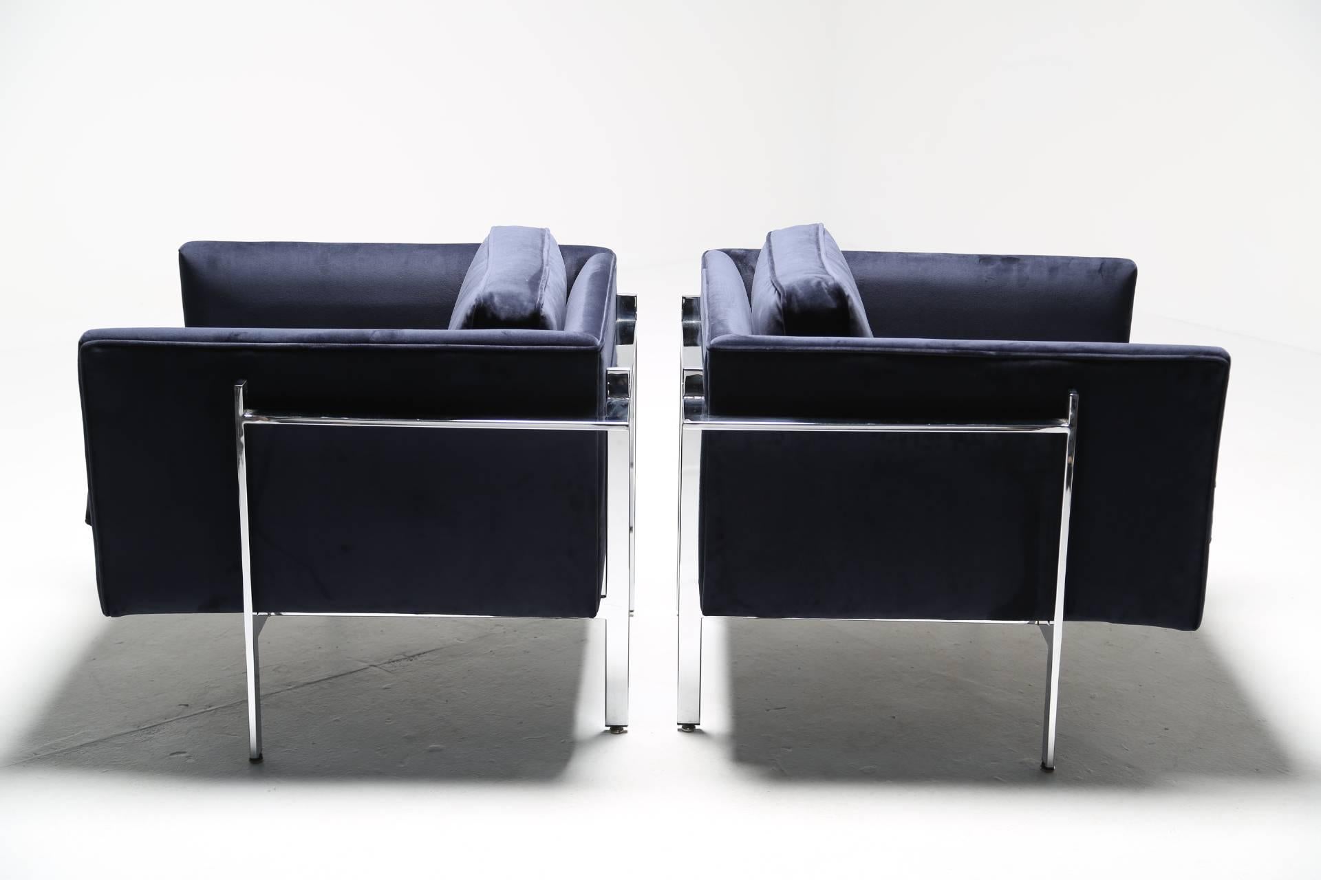 Mid-Century Modern Lounge Chairs by Milo Baughman 2