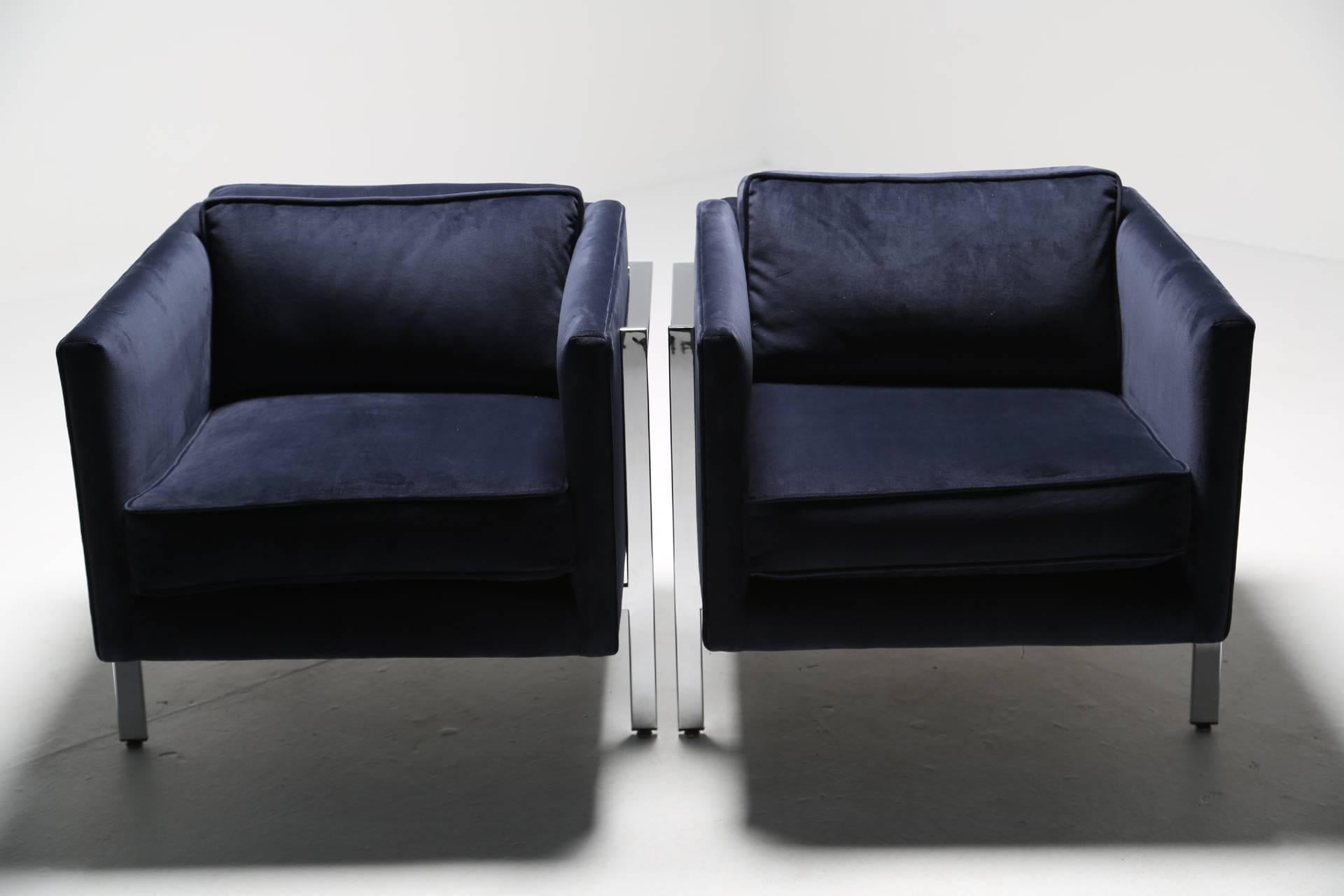 Mid-Century Modern Lounge Chairs by Milo Baughman 3