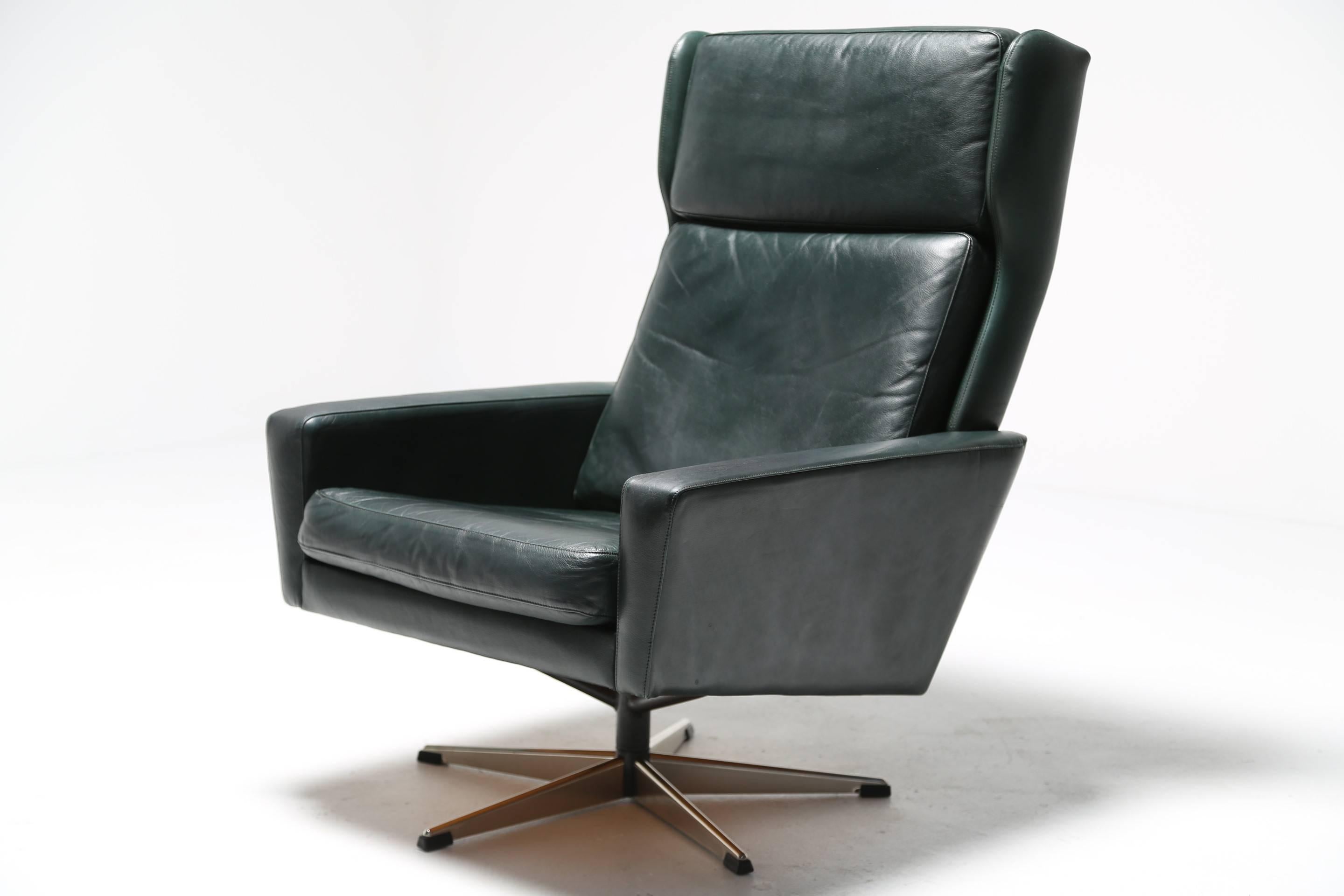 Polished Mid-Century Swivel Chair by Georg Thams