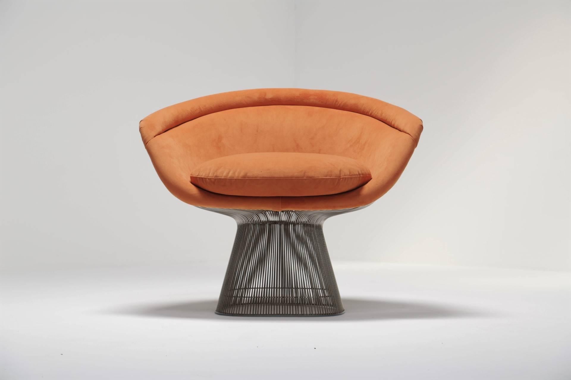 This Warren Platner lounge chair is without doubt an icon of modernist design. American Architect and Designer Warren Platner designed this chair in 1966. It was part of his collaboration with Knoll International on the 'Platner Collection'. They