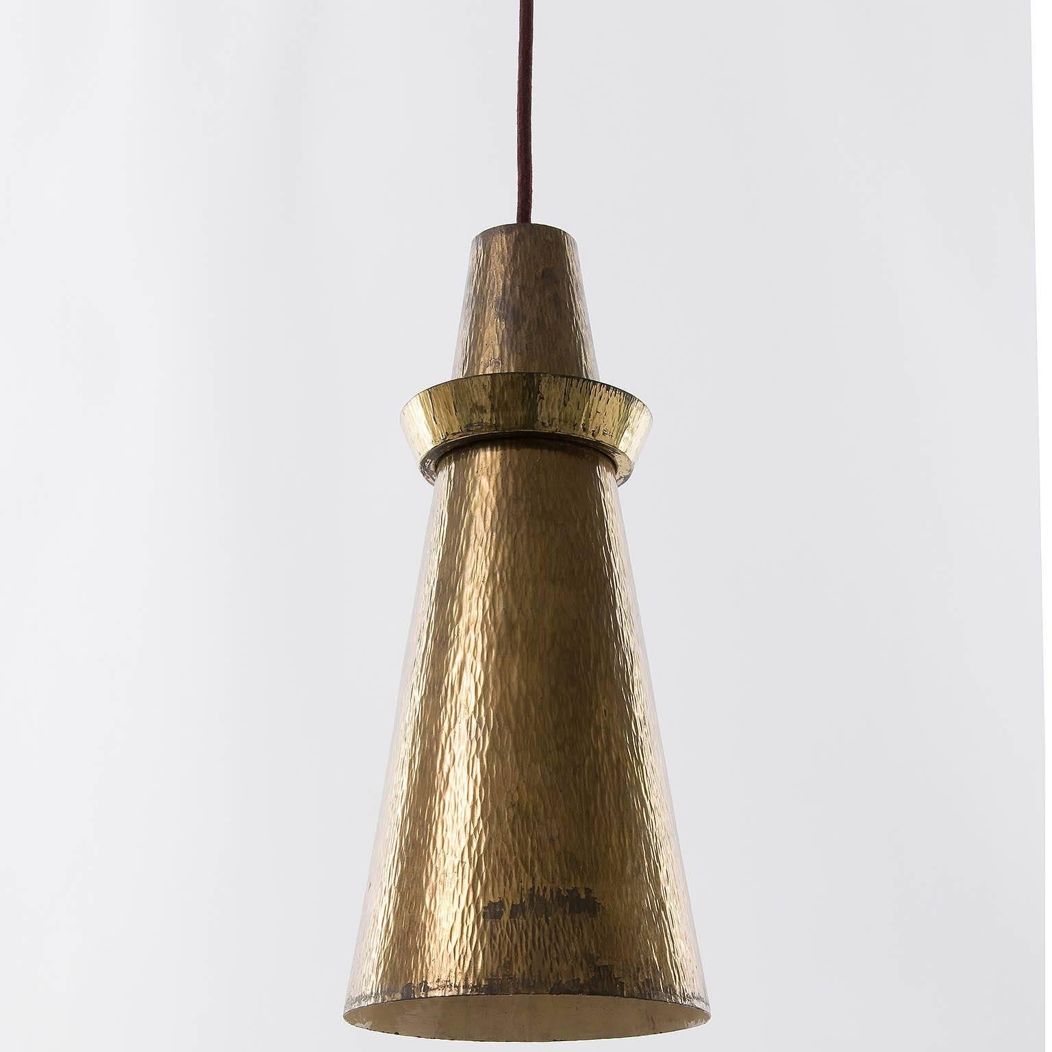 One of Six Pendant Lights, Hammered Patinated Brass, 1960s In Good Condition For Sale In Hausmannstätten, AT