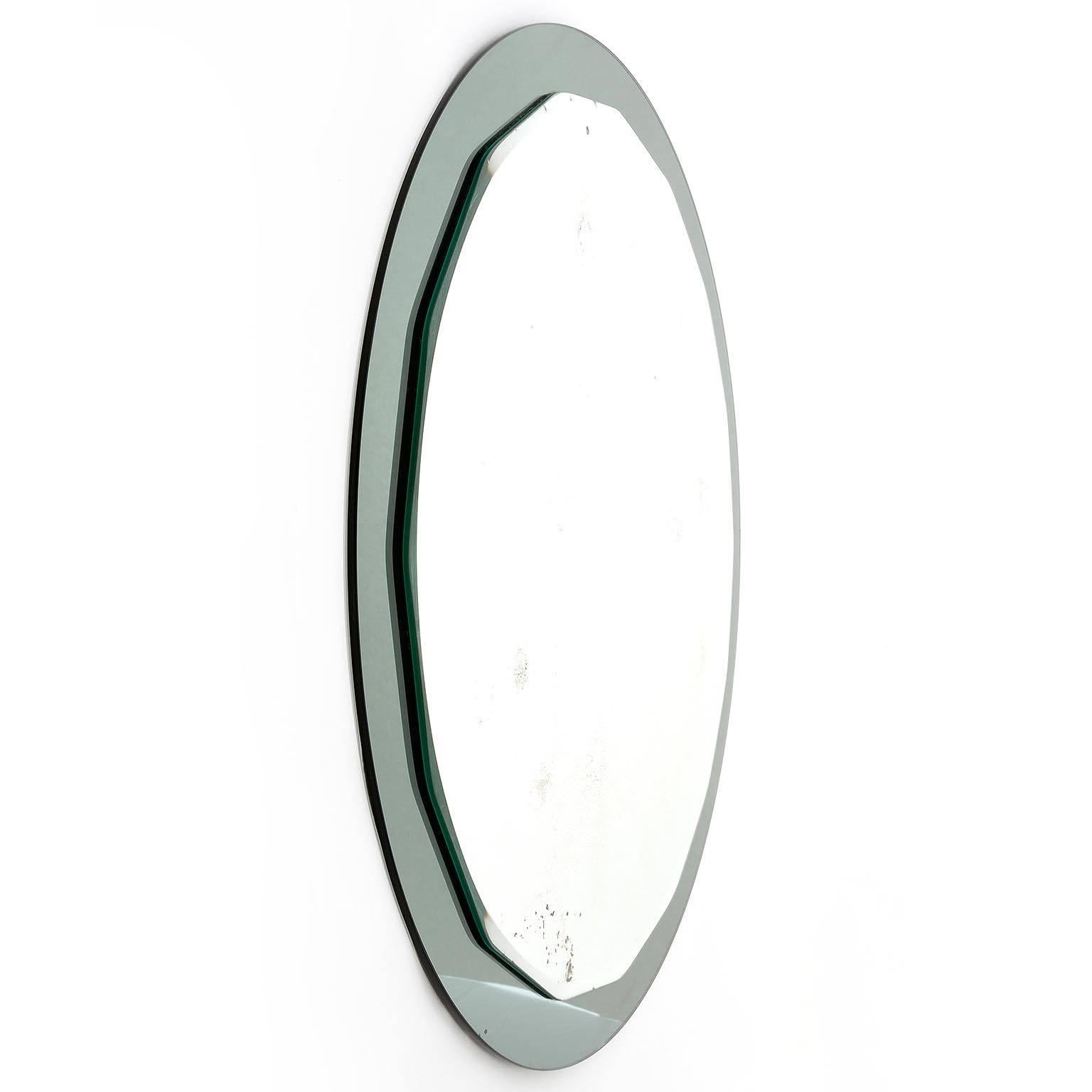 Mid-Century Modern Round Scalloped Smoked Fontana Arte Style Mirror, Italy, 1960s