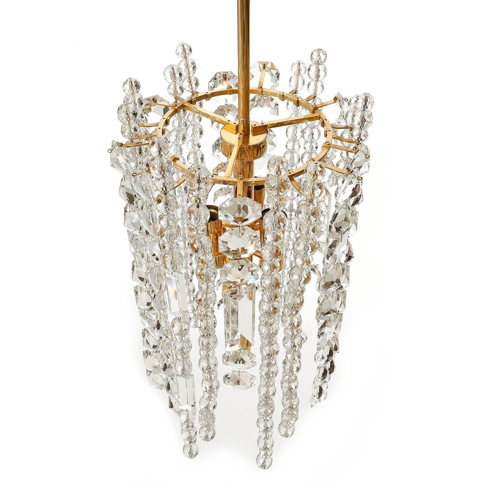 Bakalowits Chandelier Pendant Light, Gilt Brass Crystal Glass, 1960s In Excellent Condition For Sale In Hausmannstätten, AT