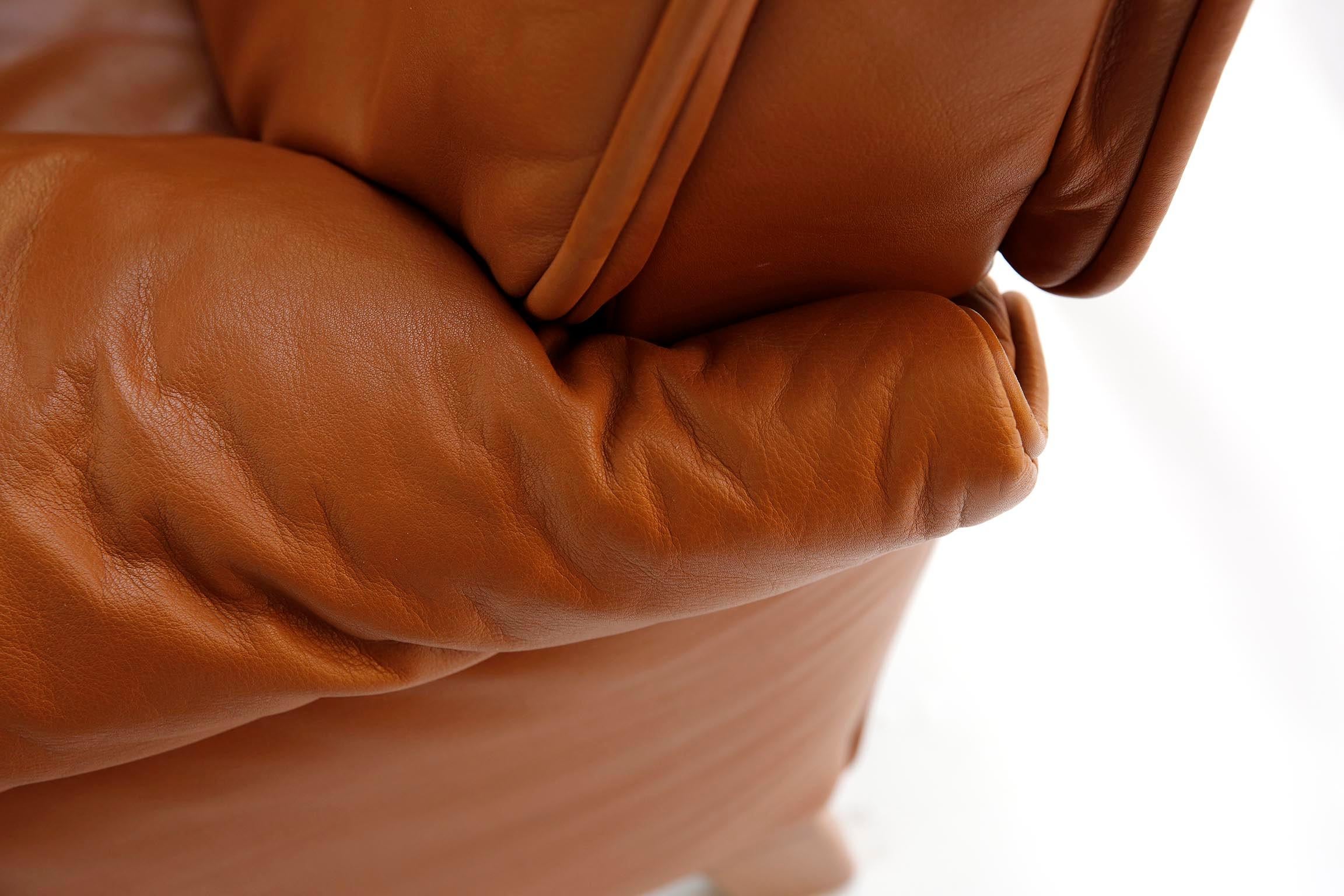 One of Six De Sede 'DS-14' Armchair Lounge Chair, Cognac Leather Teak For Sale 3