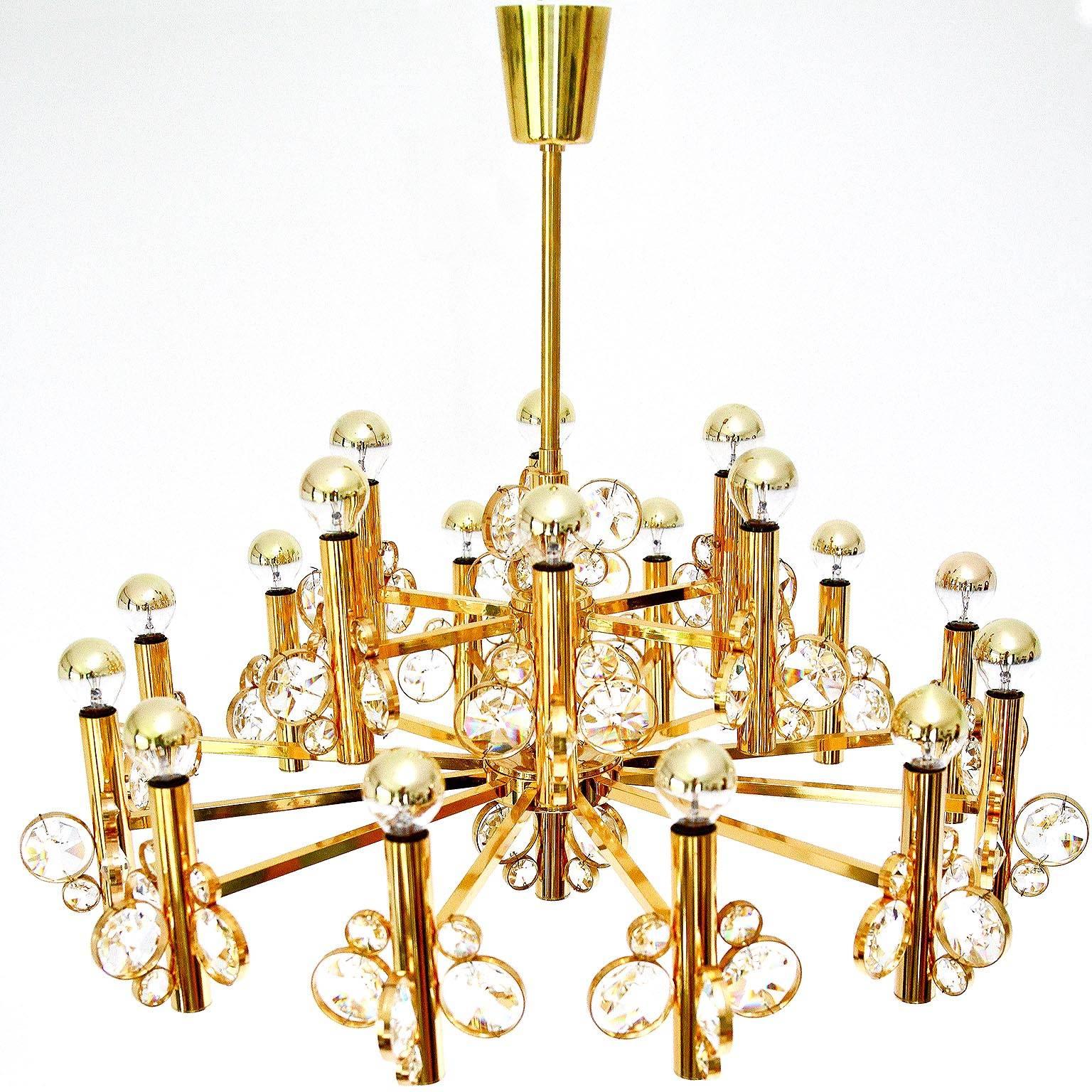 Hollywood Regency Large Bakalowits Style Chandelier, Gold-Plated Brass, 1970 For Sale