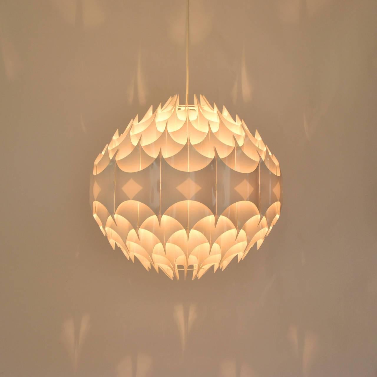 One of  Two Globe Pendants Chandeliers by Havlova Milanda for VEST Austria 1970s In Good Condition For Sale In Hausmannstätten, AT
