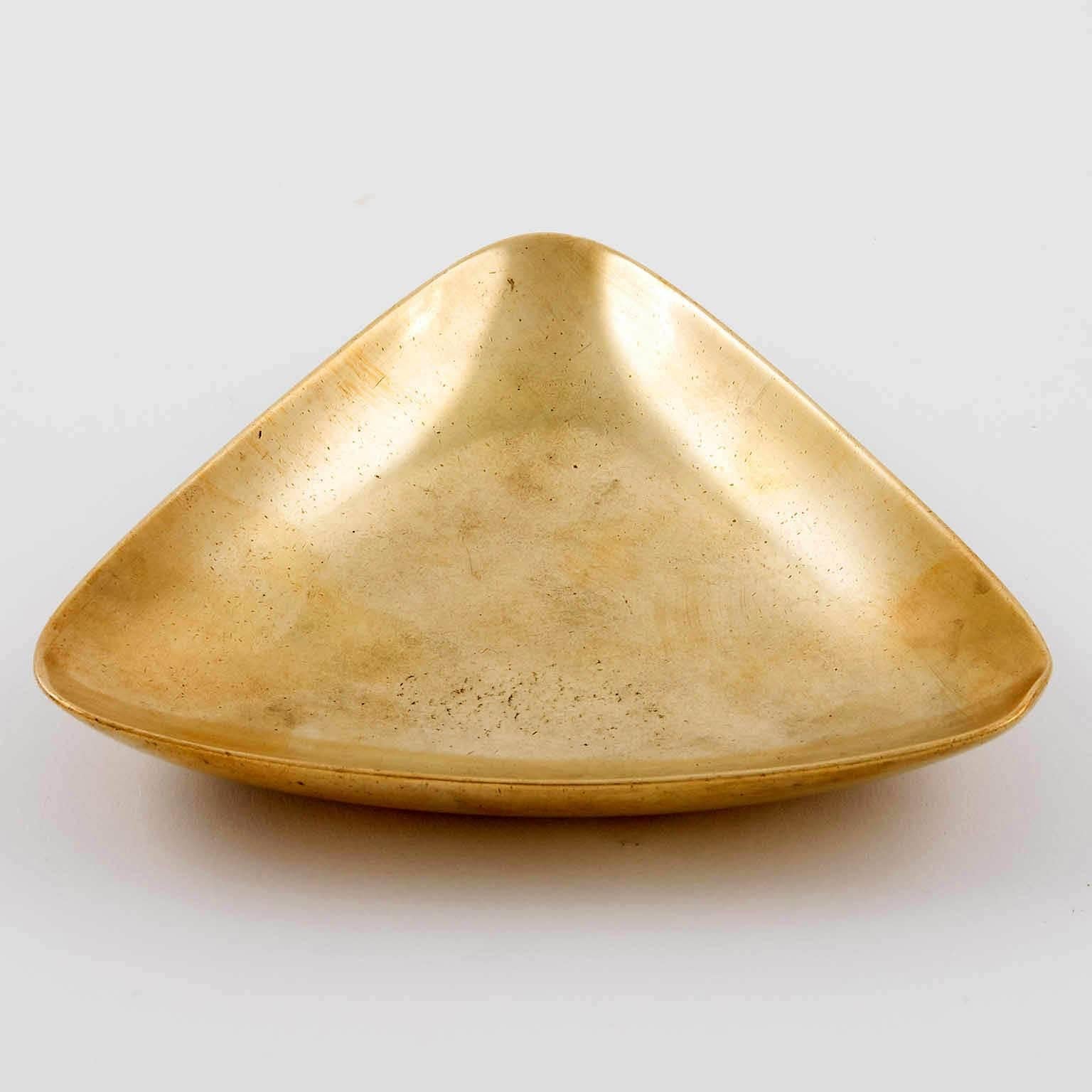 A small brass bowl or ashtray by Carl Auböck, Austria, Vienna, 1950s. Marked very good condition.