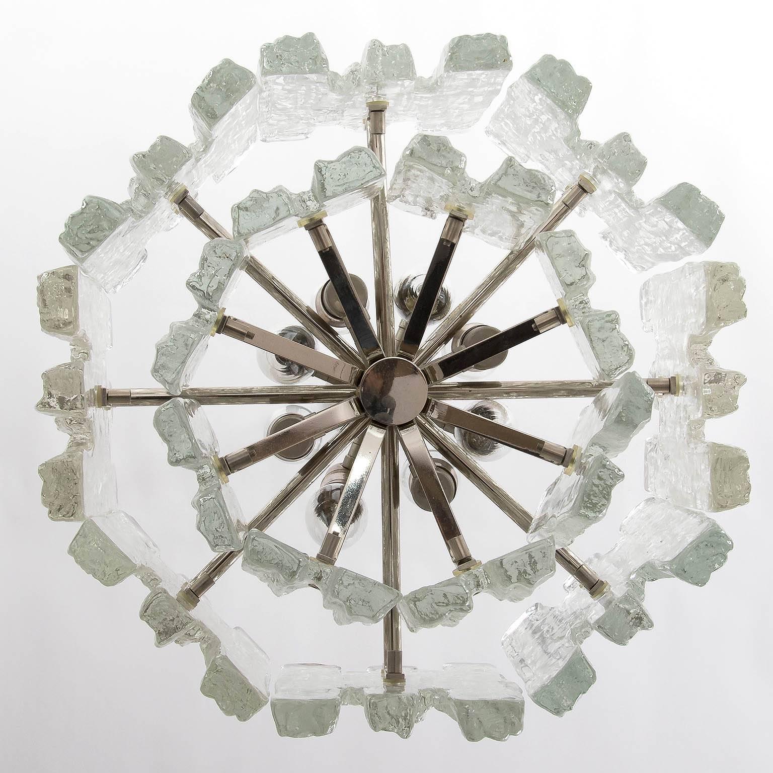 Kalmar Ice Glass Chandelier, 1970 In Excellent Condition In Hausmannstätten, AT