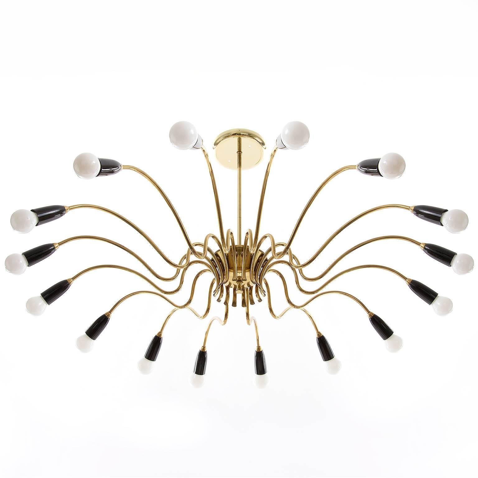 Italian Chandelier, Brass Spider Sputnik, 1960s In Excellent Condition In Hausmannstätten, AT