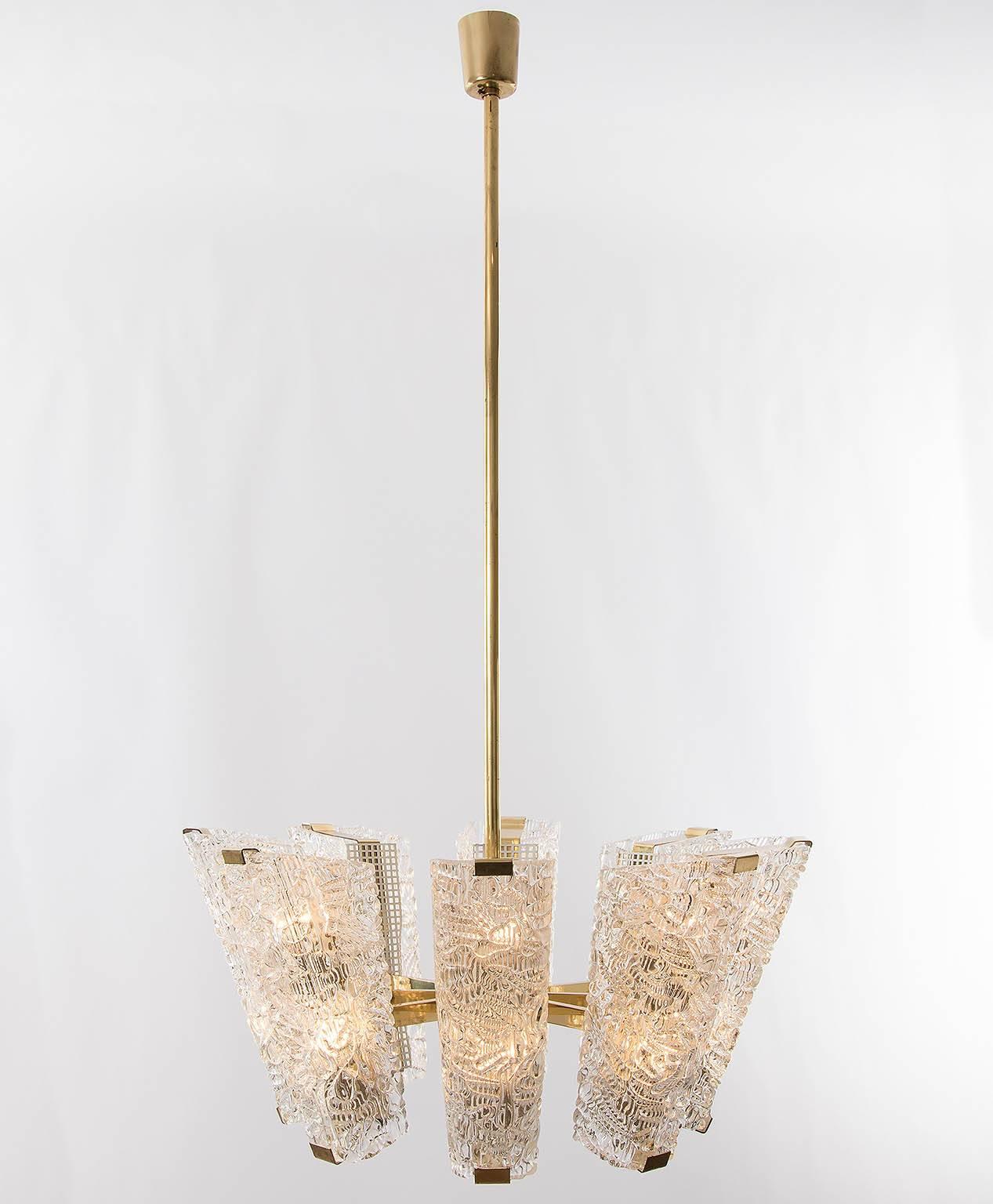 Mid-20th Century Large Kalmar Chandelier, Brass and Textured Glass, 1950s For Sale