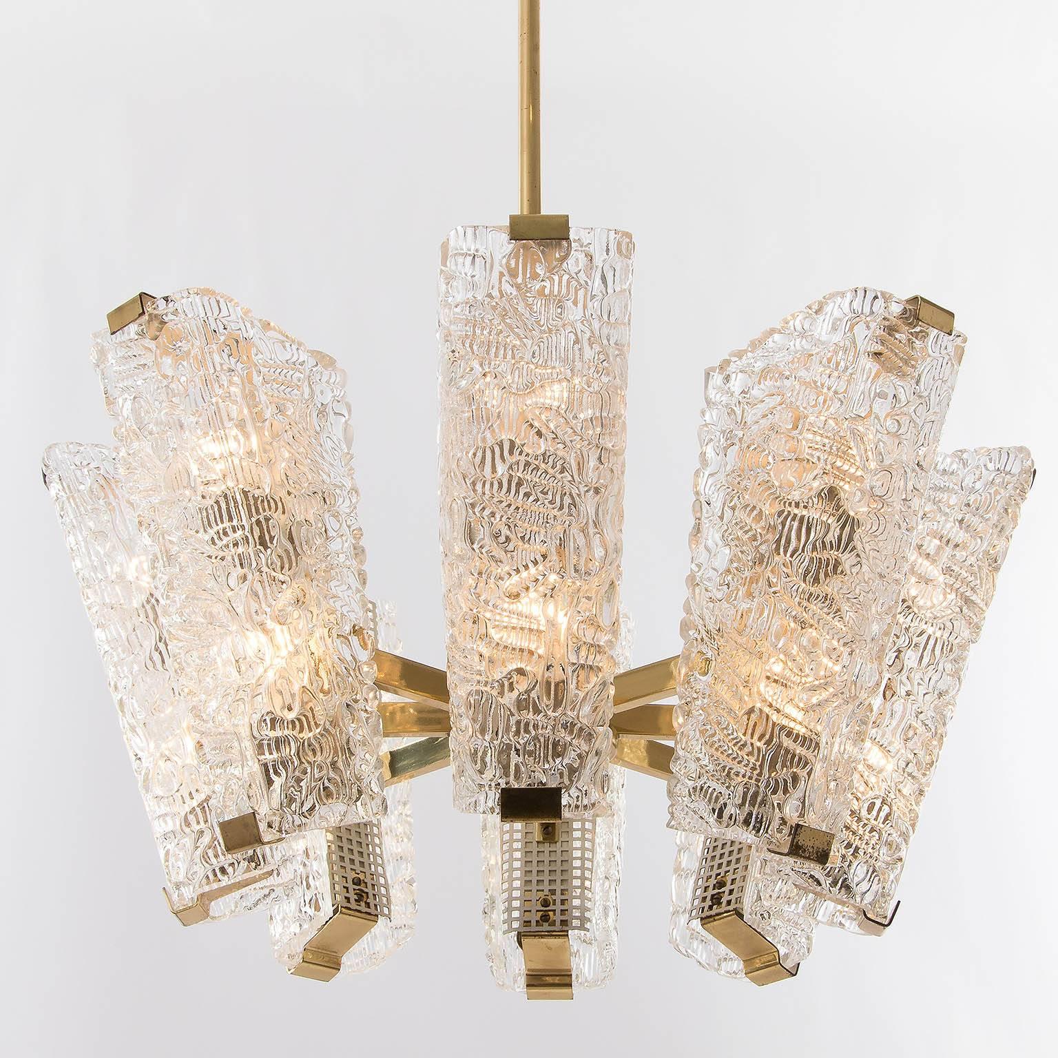 Large Kalmar Chandelier, Brass and Textured Glass, 1950s For Sale 1