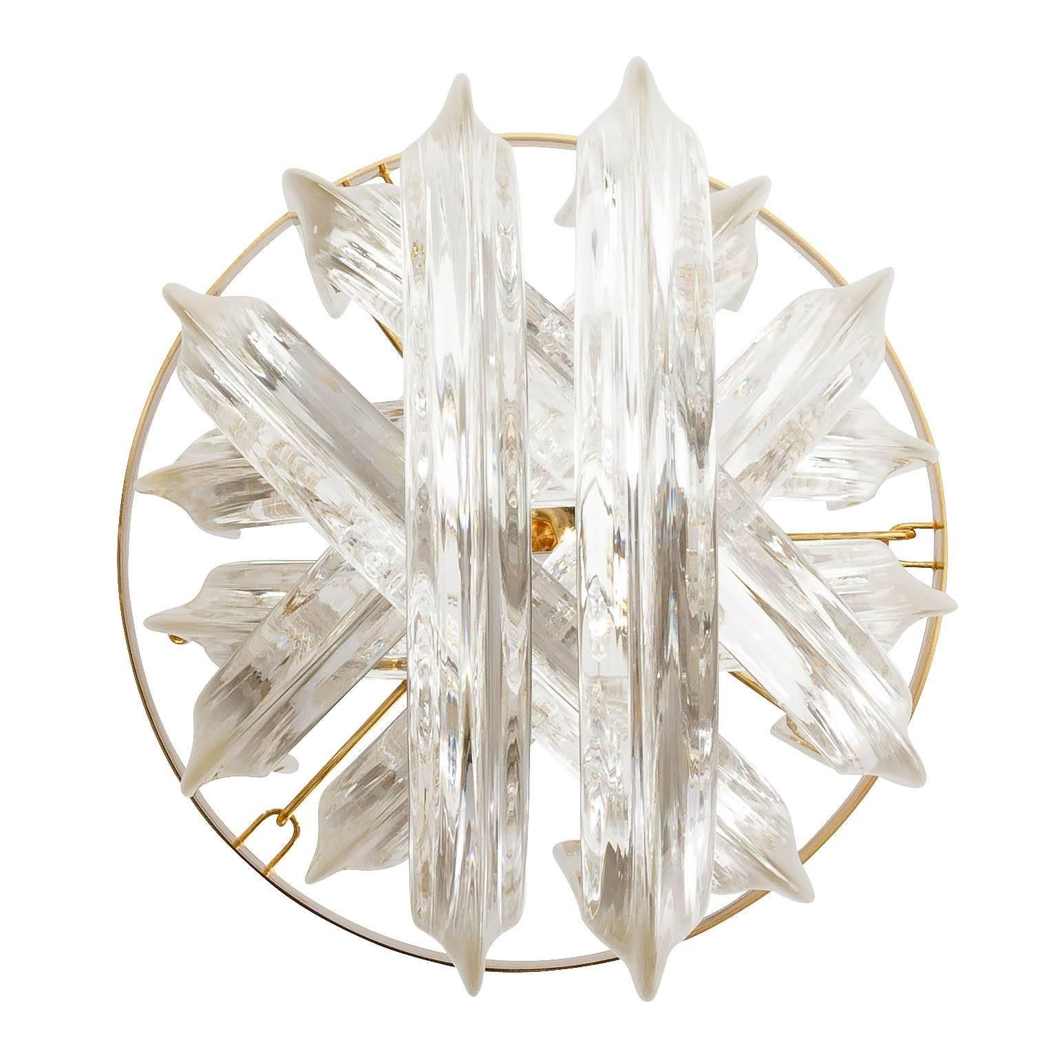 Venini-Hängelampe, geschwungenes Kristallglas und vergoldetes Messing, Italien (Geblasenes Glas) im Angebot