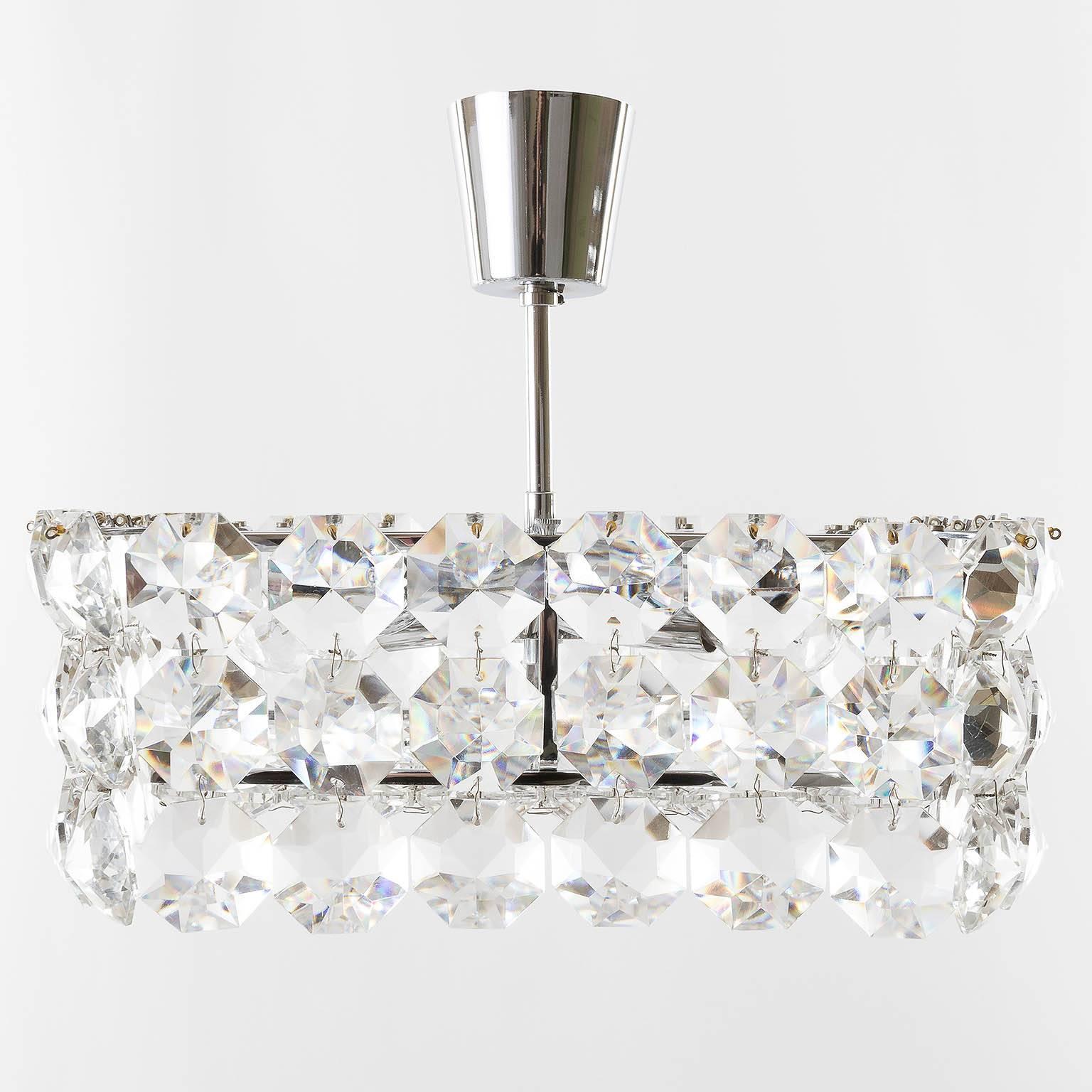 A beautiful chandelier or flush mount lamp by Bakalowits & Sohne, Austria, 1960s. It can be used as chandelier or as flush mount light fixture. We can provide this customizing for your needs without any additional charges.
A handmade and high