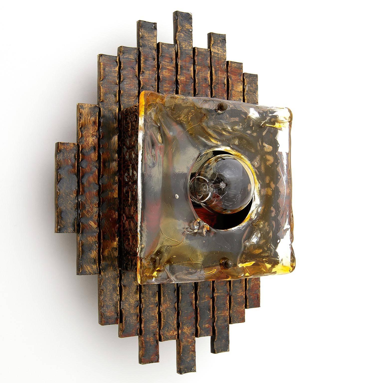 Brutalist Sconce, Bronze and Glass, 1970s In Good Condition For Sale In Hausmannstätten, AT