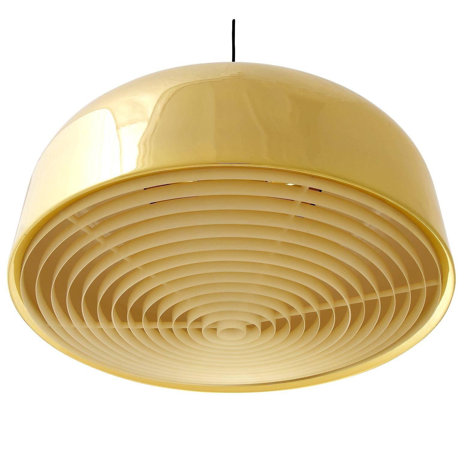 A large polished brass ceiling lamp model 'Knubbling' designed by Anders Pehrson in 1971 and manufactured in Mid-Century by Ateljé Lyktan in Sweden.
The fixture has been restored and is in very good condition.
We offer a customizing of the overall